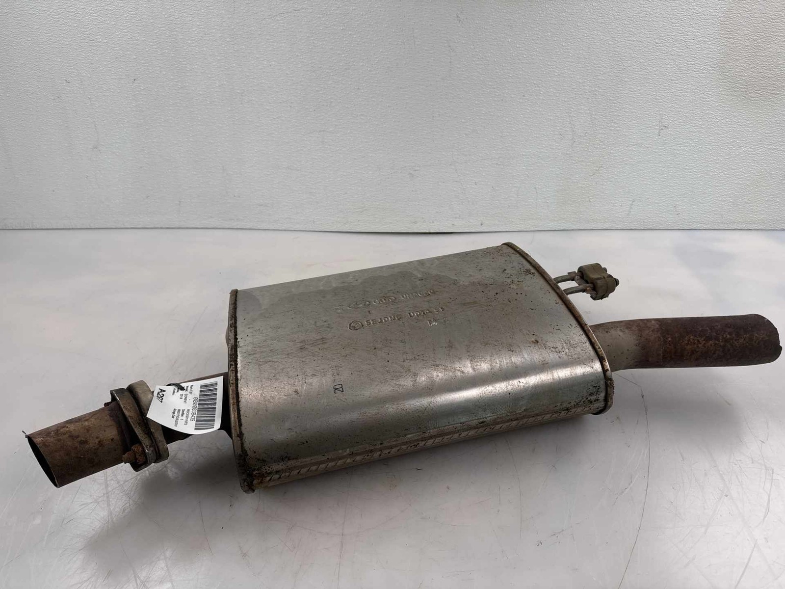 2016 - 2018 Kia Sorento Exhaust Center Muffler Pipe OEM 2016 - 2018 Kia Sorento Exhaust Center Muffler Pipe OEM