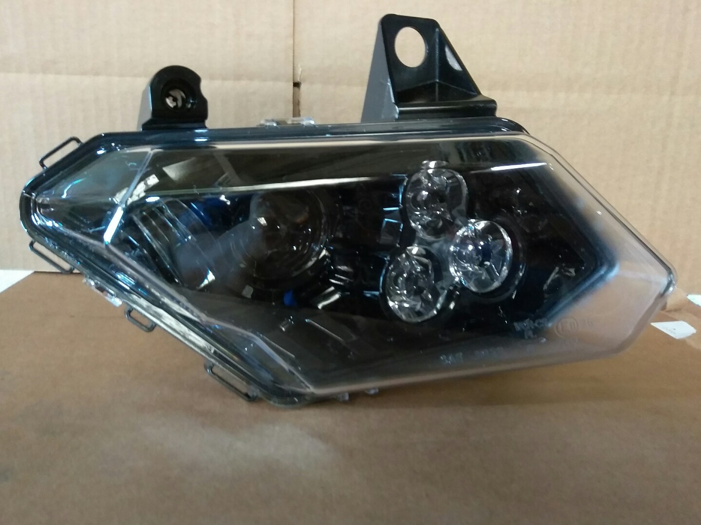 NEW CAN AM HEADLIGHT MAVERICK X3 RIGHT 710004659 PASSENGER SIDE TURBO MAX 900HO
