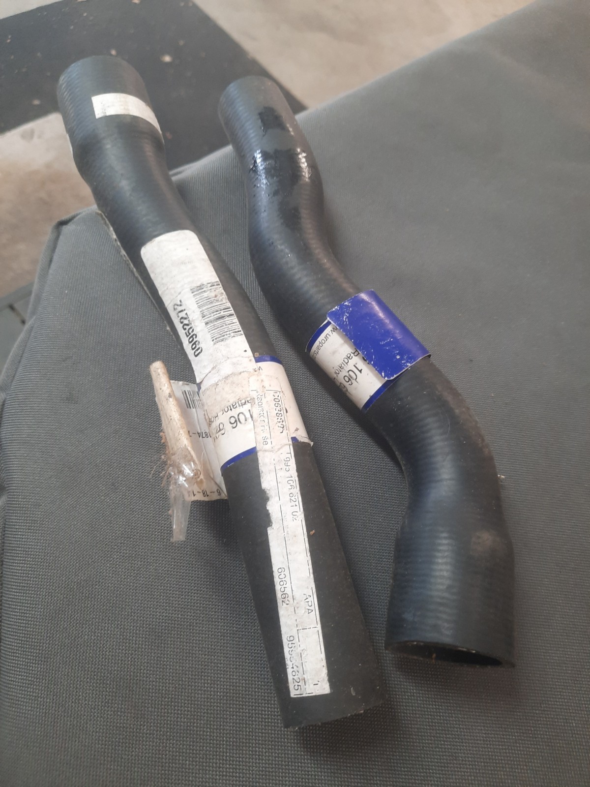 97-04 Porsche Boxster 986 911 996 Radiator Left Side Upper Coolant Hoses OEM 97-04 Porsche Boxster 986 911 996 Radiator Left Side Upper Coolant Hoses OEM