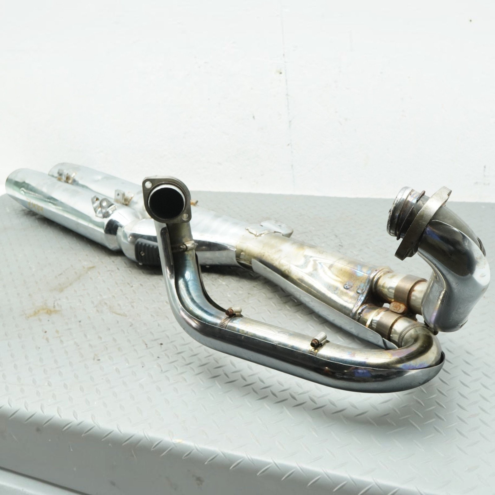 02-06 Harley Davidson VROD VRSCA Full Exhaust Muffler Header System Assembly 02-06 Harley Davidson VROD VRSCA Full Exhaust Muffler Header System Assembly