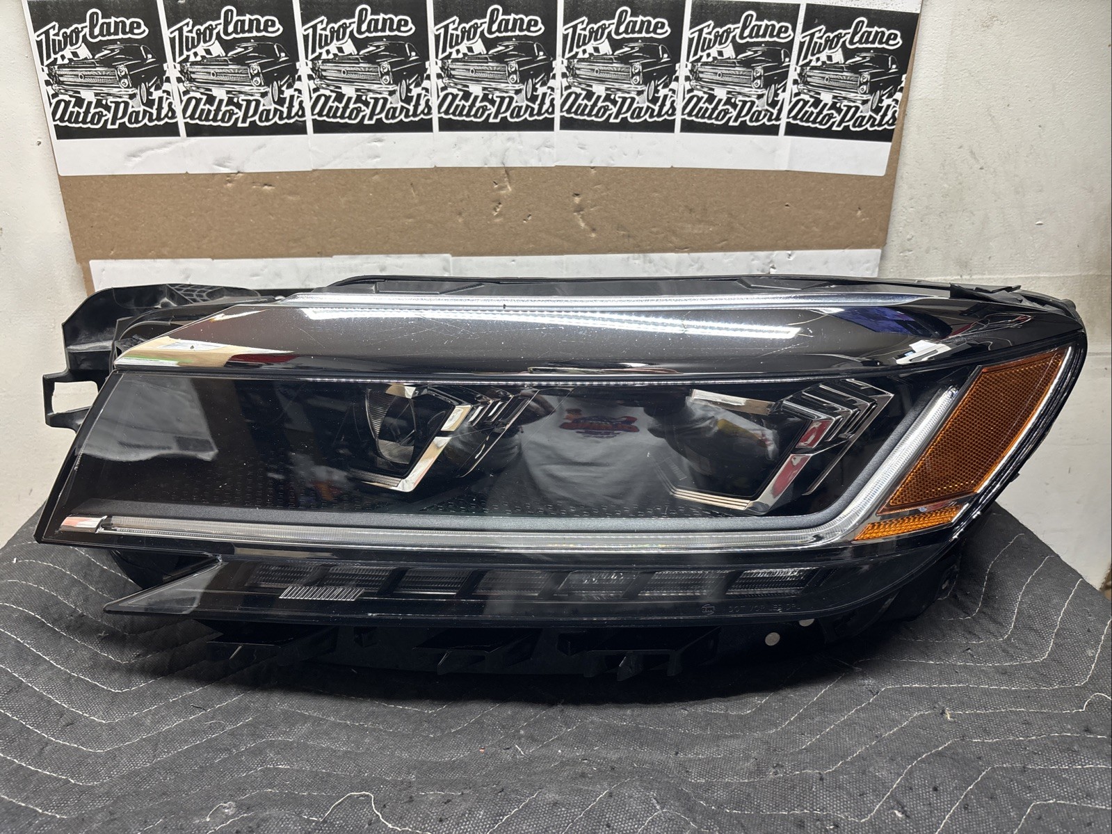 Read 2020-2022 Volkswagen Passat LH DRIVER  HEADLIGHT LED Oem Used No Cornering
