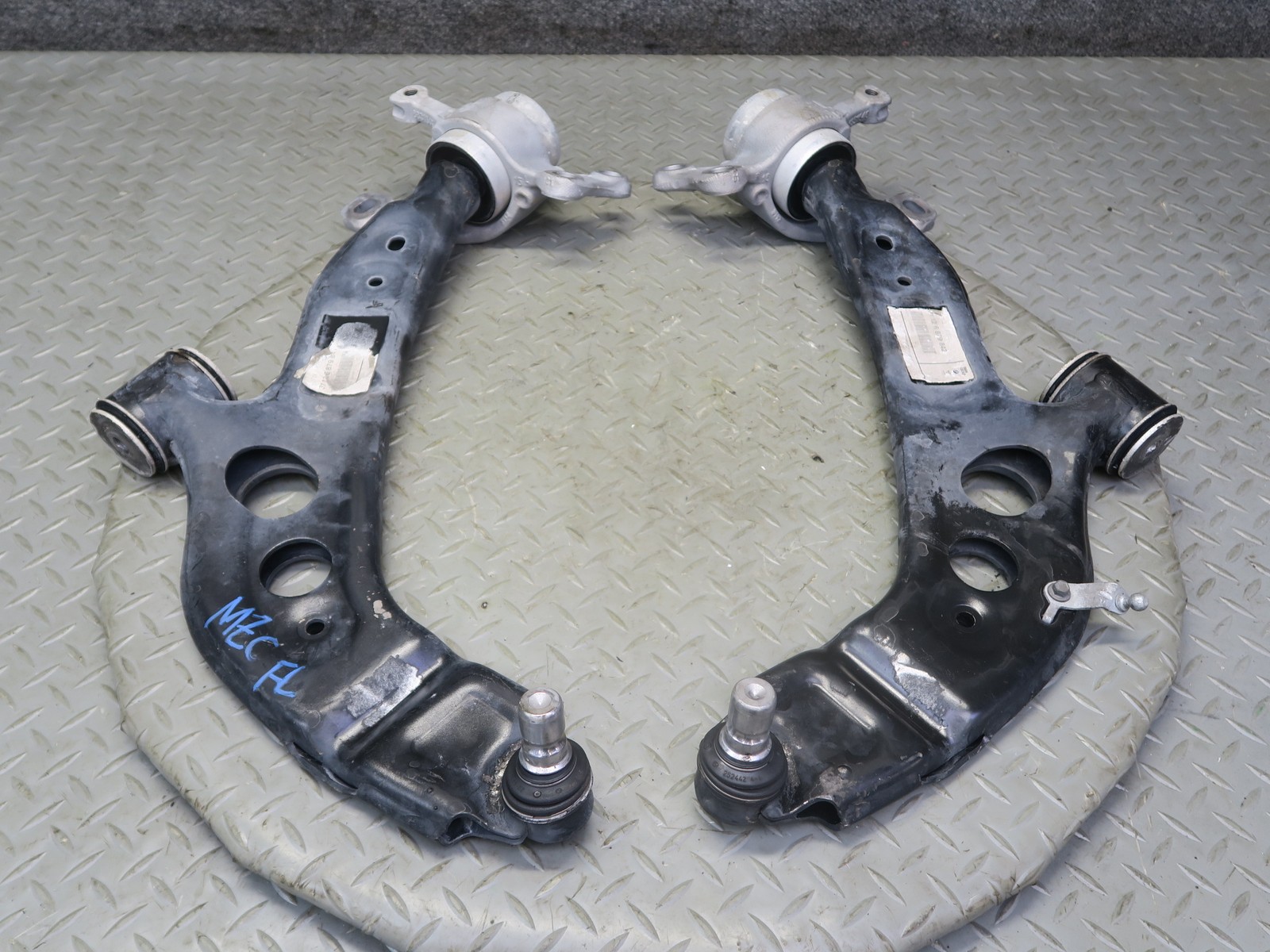 14-24 MINI COOPER S F55 F56 F57 FRONT LEFT & RIGHT LOWER CONTROL ARM OEM