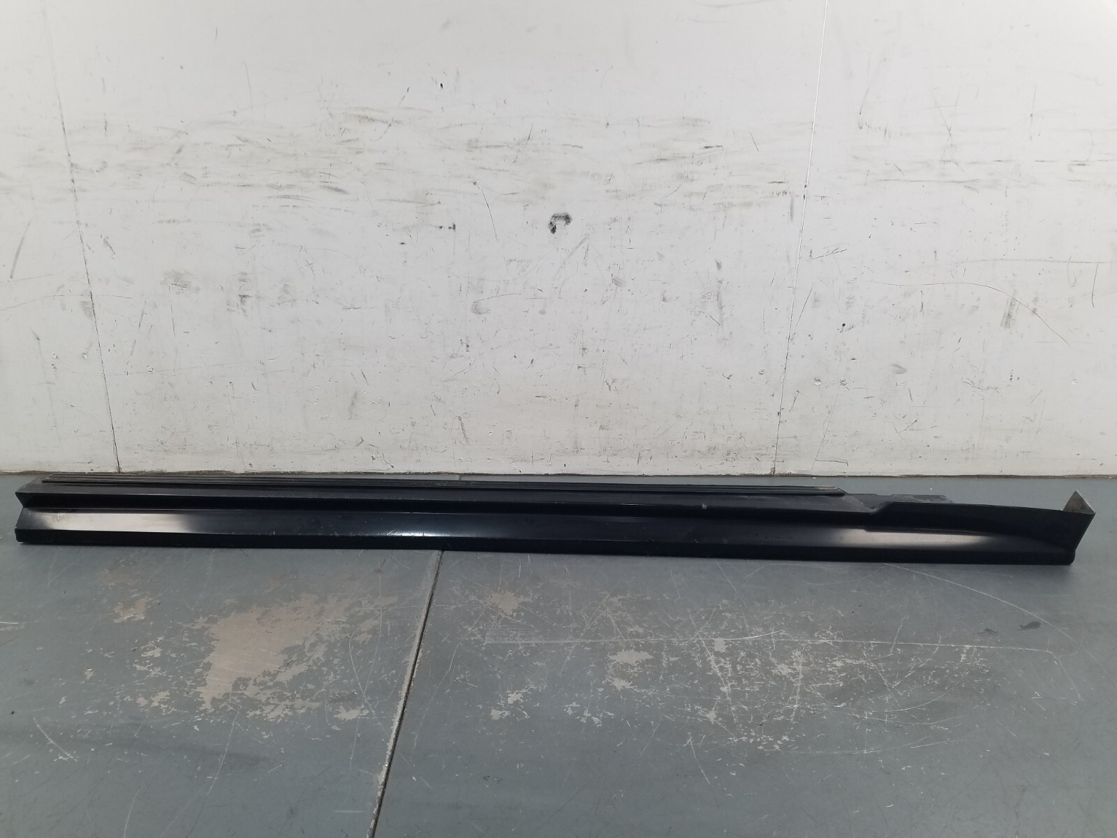 1999  Ford Mustang Cobra SVT Left Side Skirt Rocker Panel #8750 A4