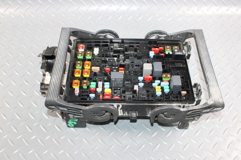 2015-2020 Chevy Tahoe AWD Engine Compartment Fuse Box Assembly OEM w/Warranty