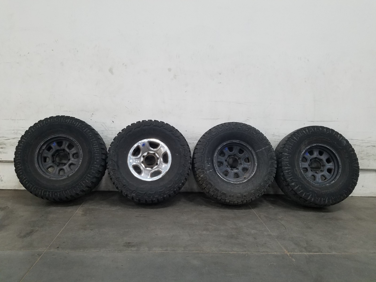 2005 Dodge Ram 2500 Crew Cab 4x4 17\