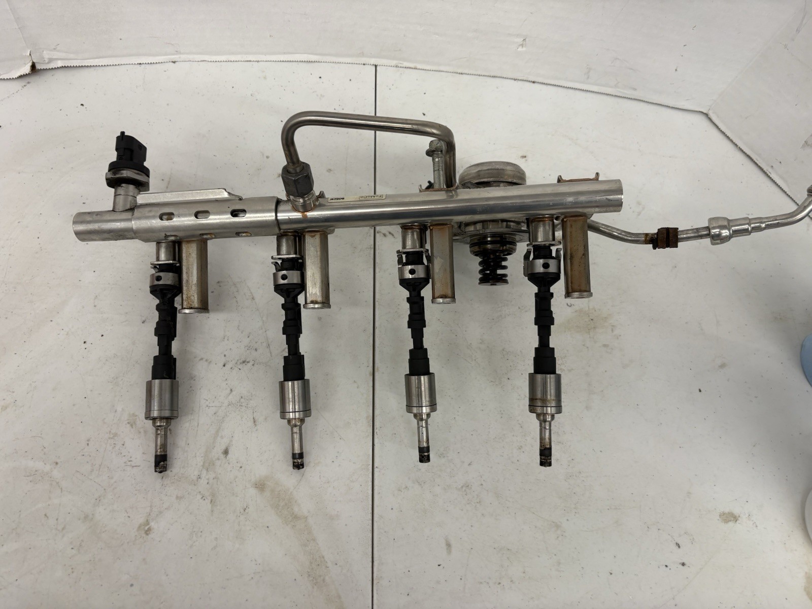 13-16 FORD ESCAPE 1.6 TURBO FUEL INJECTORS WITH RAIL CJ5G9H487BA 13-16 FORD ESCAPE 1.6 TURBO FUEL INJECTORS WITH RAIL CJ5G9H487BA