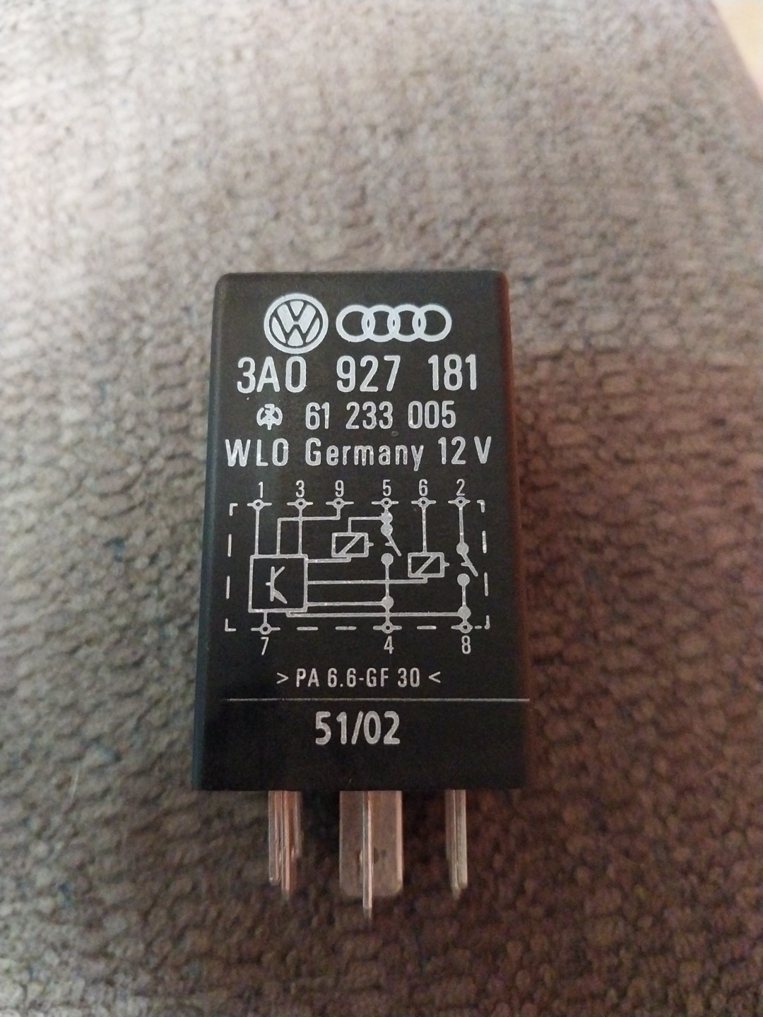  AUDI VOLKSWAGEN PORSCHE RELAY OEM 3A0927181    ,         3A0 927 181