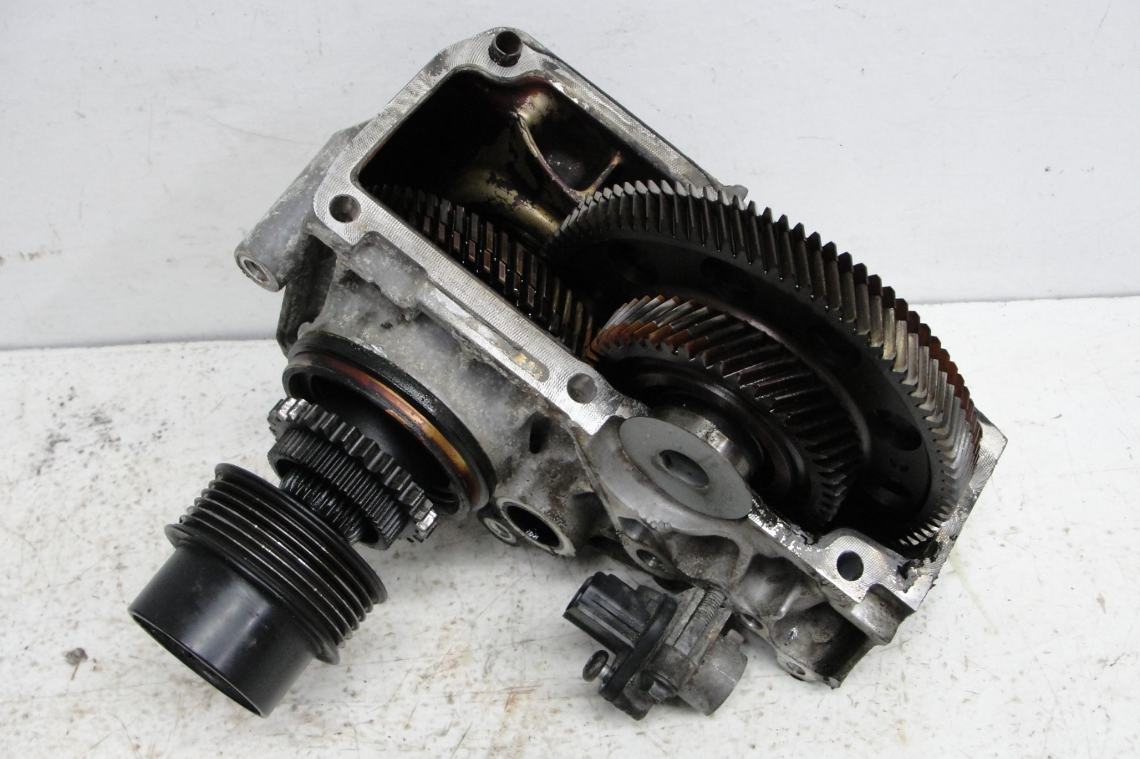 Volvo R.E.A.D rear end accessory drive gear unit 3.2L3.0 XC70 S80 XC60 OEM 10-16
