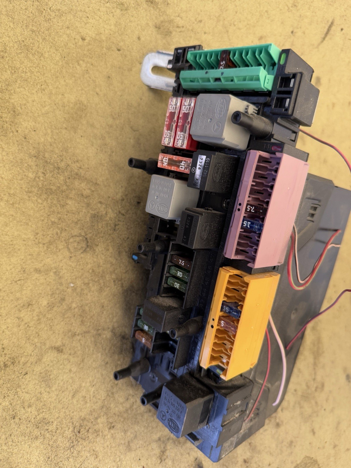08-09 Mercedes W204 C300 C350 Rear SAM Fuse Relay Module Box 2045458201 Oem 