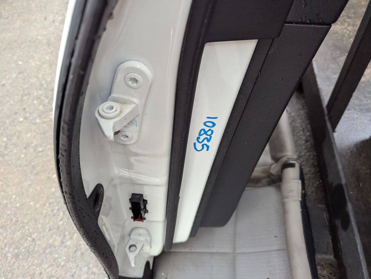(LOCAL PICKUP ONLY) Passenger Rear Side Door 167 Type Suv Fits 20-24 MERCEDES GL