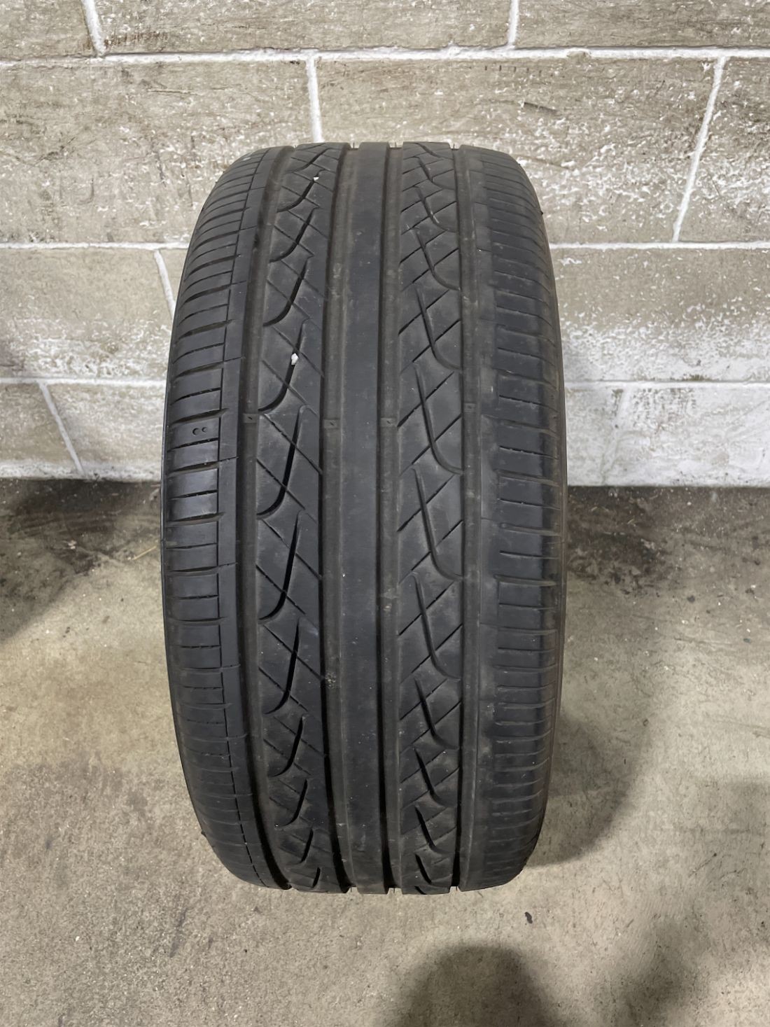 1x P245/45R17 Hankook Ventus V2 Concept 2 8/32 95 V Used Tire 2454517