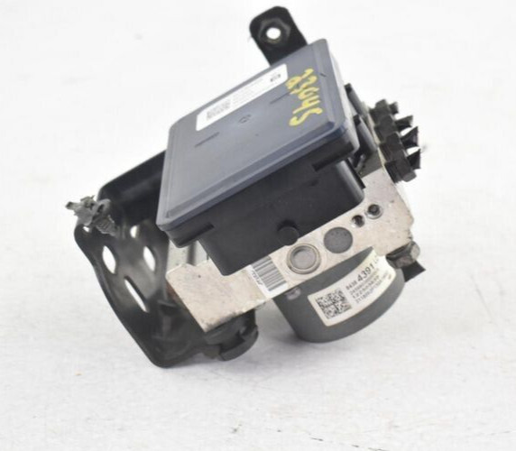 2015-2020 Chevy SUBURBAN 1500 ABS Anti-Lock Brake Pump Module Control Assembly