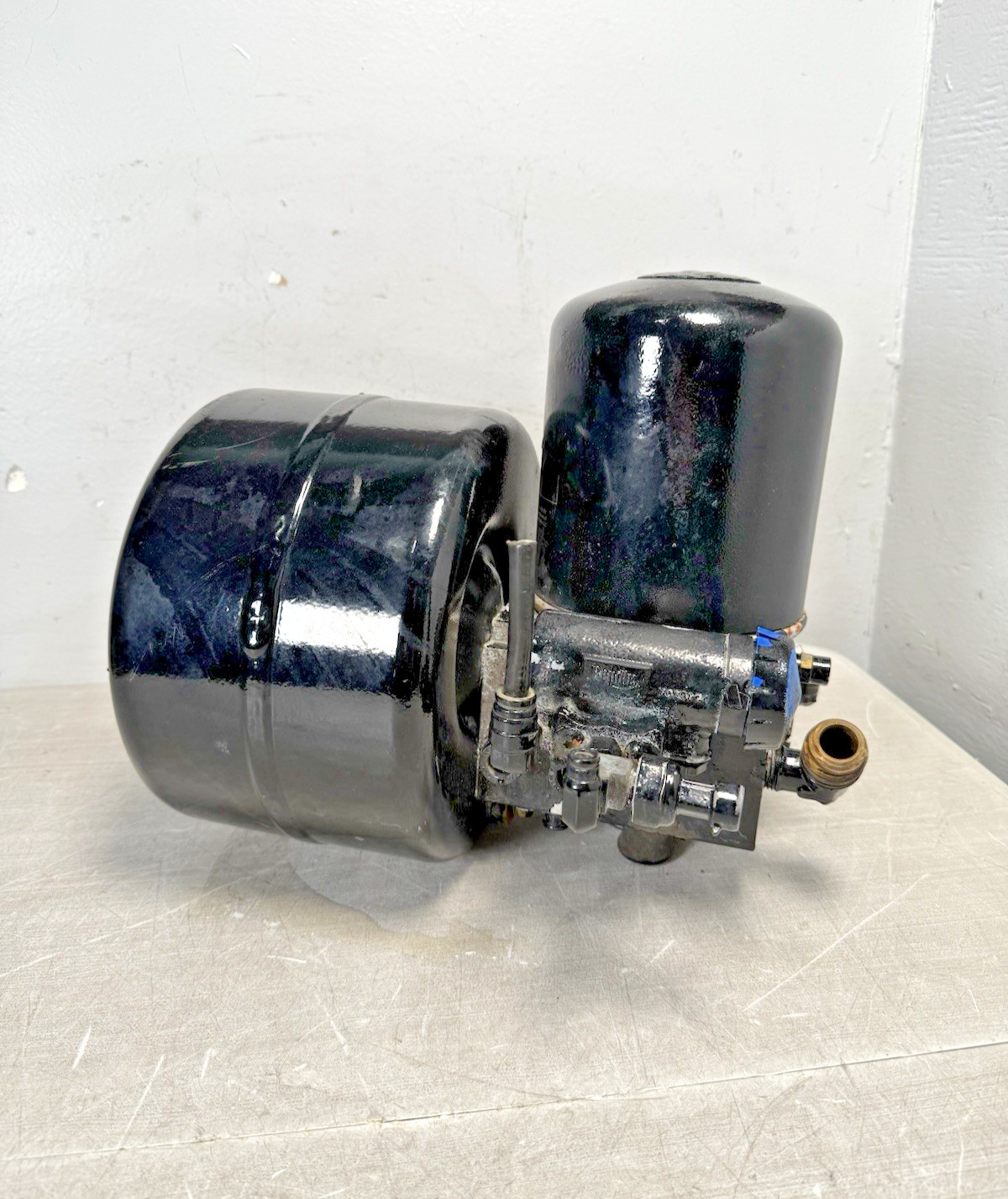 2020 PETERBILT 579 AIR DRYER ASSEMBLY 5009028 *2060* 2020 PETERBILT 579 AIR DRYER ASSEMBLY 5009028 *2060*