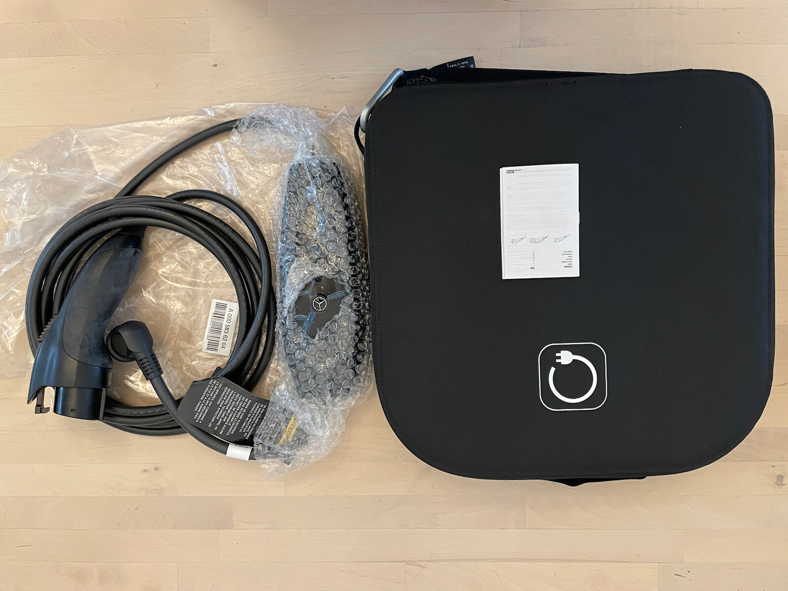 A0005836204 Genuine Mercedes-Benz OEM EV Charging Cable EQS EQB 110-120V A0005836204 Genuine Mercedes-Benz OEM EV Charging Cable EQS EQB 110-120V