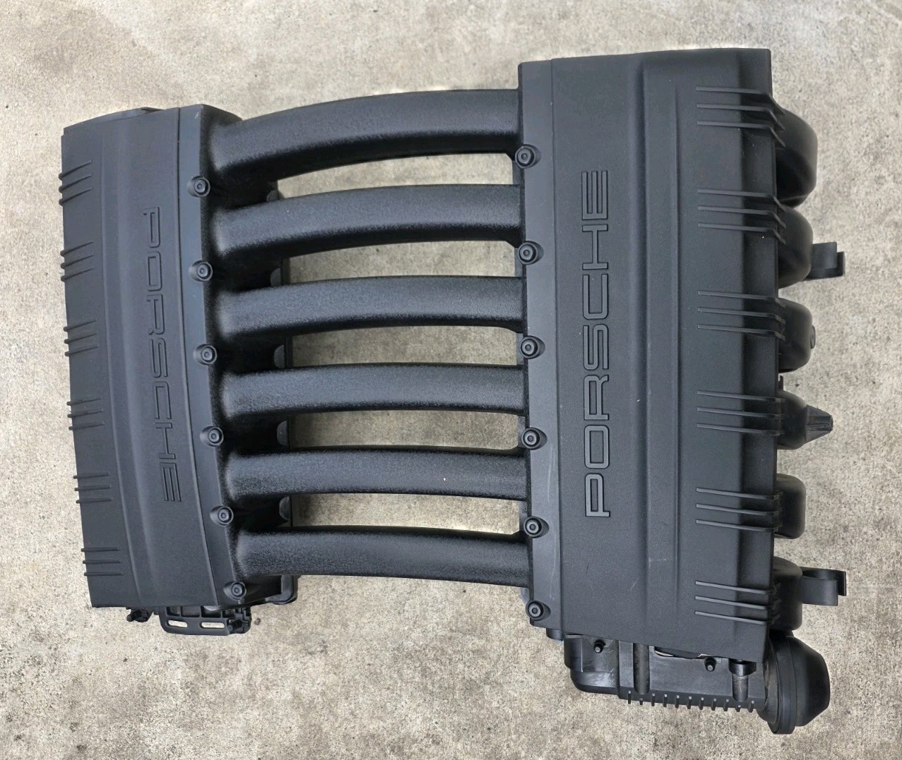 2011-2018 PORSCHE CAYENNE 3.6 VR6 ENGINE INTAKE MANIFOLD ASSEMBLY GENUINE 2011-2018 PORSCHE CAYENNE 3.6 VR6 ENGINE INTAKE MANIFOLD ASSEMBLY GENUINE