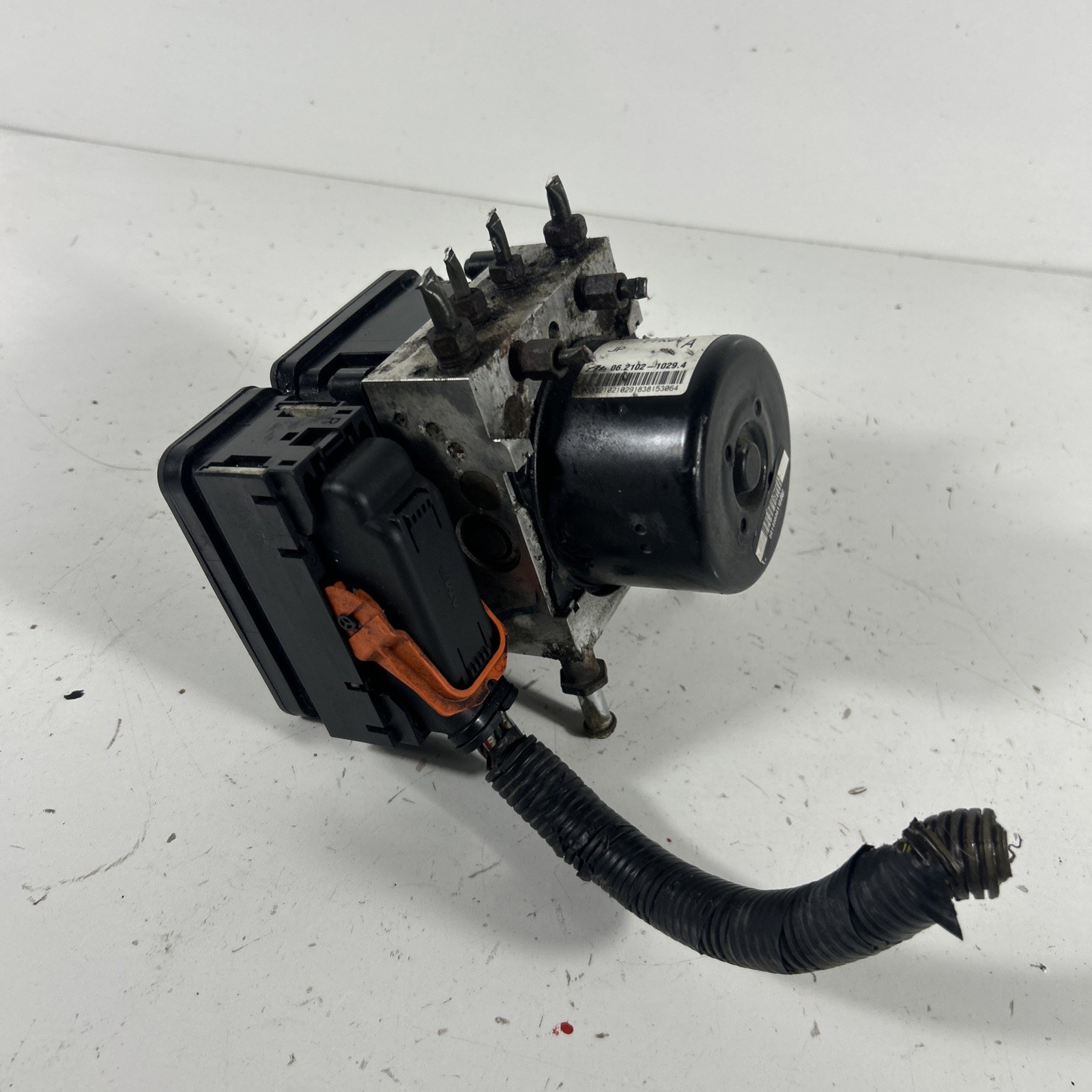 09-13 SUZUKI GRAND VITARA AT 2.4L 4X4 ANTI LOCK BRAKE ABS PUMP CONTROL MODULE 09-13 SUZUKI GRAND VITARA AT 2.4L 4X4 ANTI LOCK BRAKE ABS PUMP CONTROL MODULE