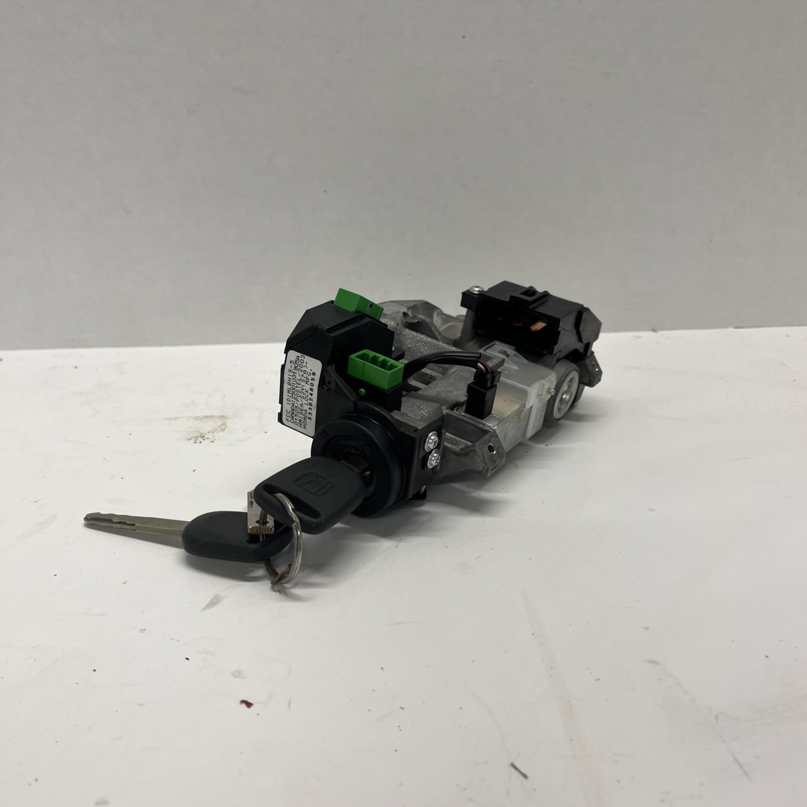 2003-2005 Honda Civic OEM Ignition Switch Cylinder Lock Manual Trans with 2 KEYs