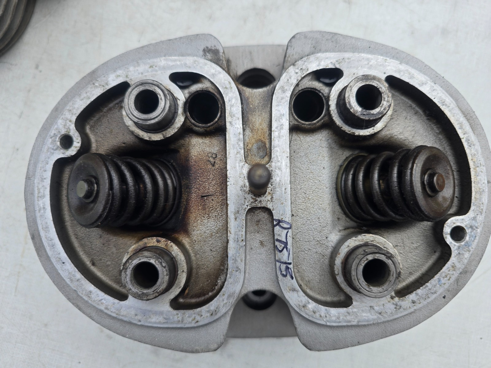 BMW R75/5 right CYLINDER HEAD R60 R75 R90 R100 /5 /6 /7 /9 AIRHEAD