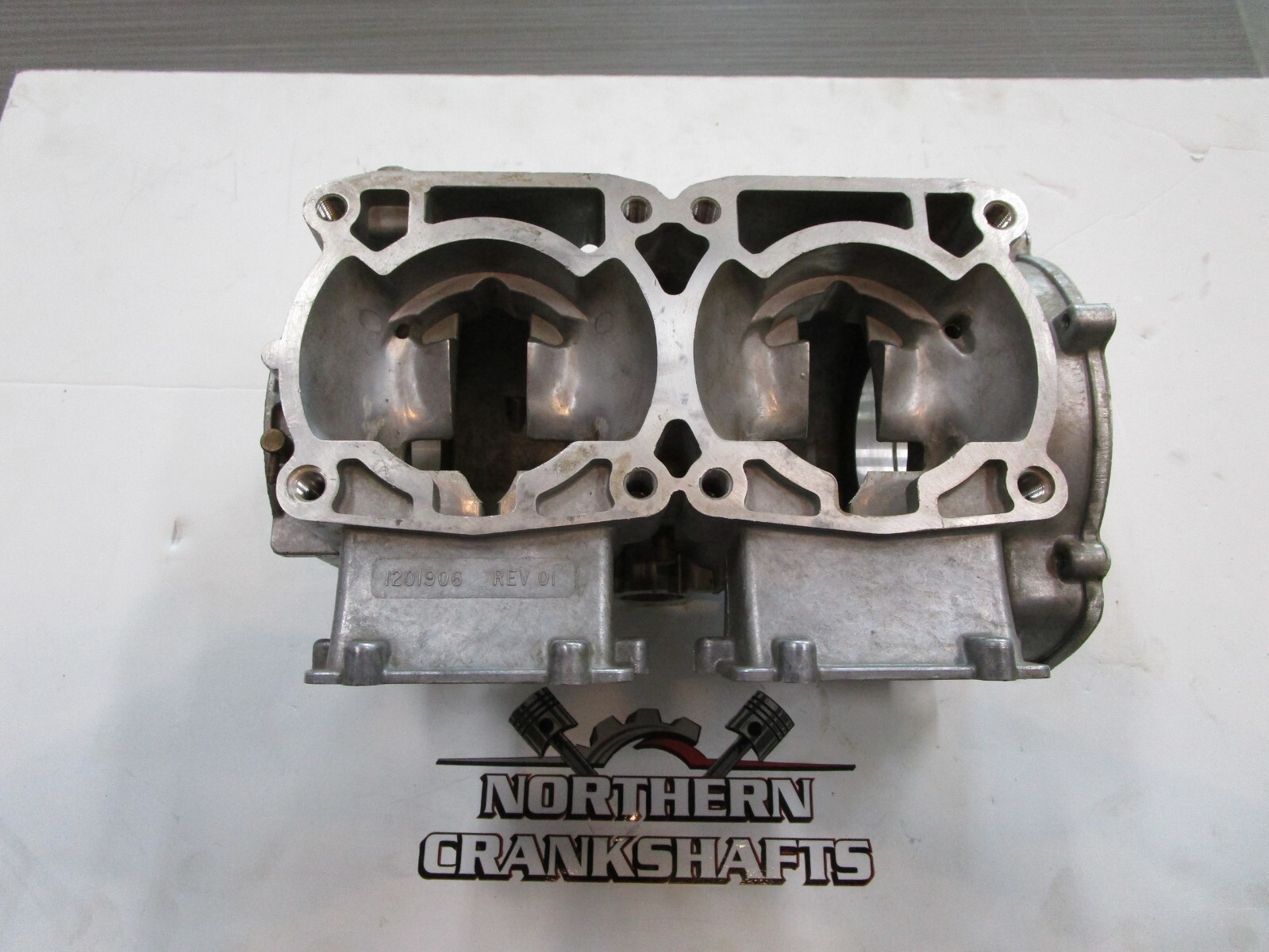 Polaris XCR 440 Special New crankcase 1999 OEM: 2201507 Polaris XCR 440 Special New crankcase 1999 OEM: 2201507