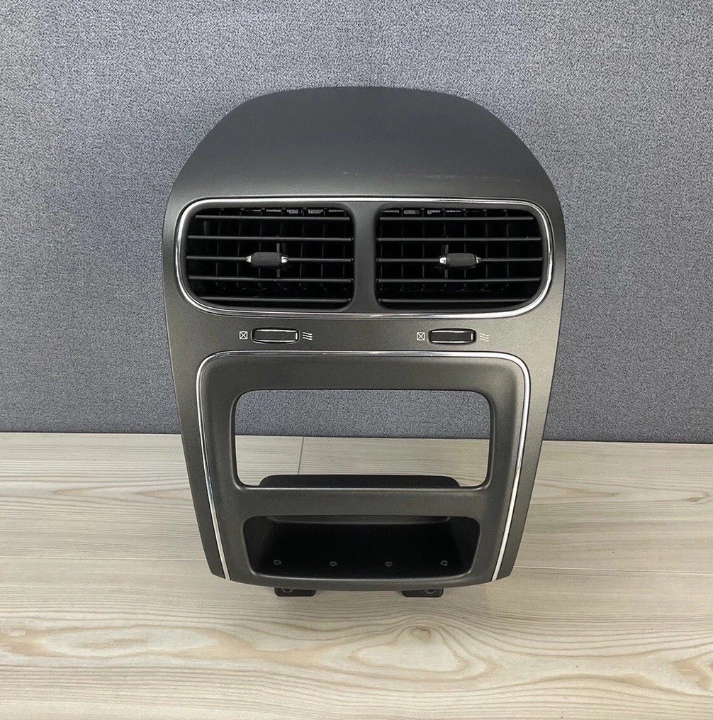 🔥2011-2020 Dodge Journey Center Dash Radio Trim Bezel w/ Vents. Black. OEM. 🔥2011-2020 Dodge Journey Center Dash Radio Trim Bezel w/ Vents. Black. OEM.
