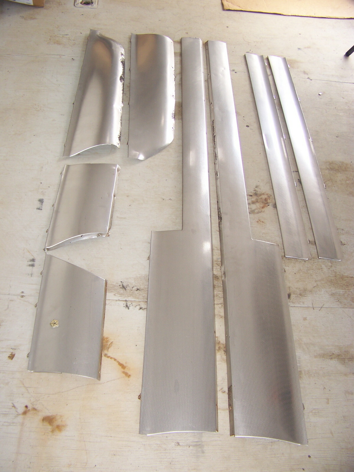 1965 CHRYSLER NEW YORKER 2D HARDTOP LOWER BODY SIDE TRIM OEM FULL SET