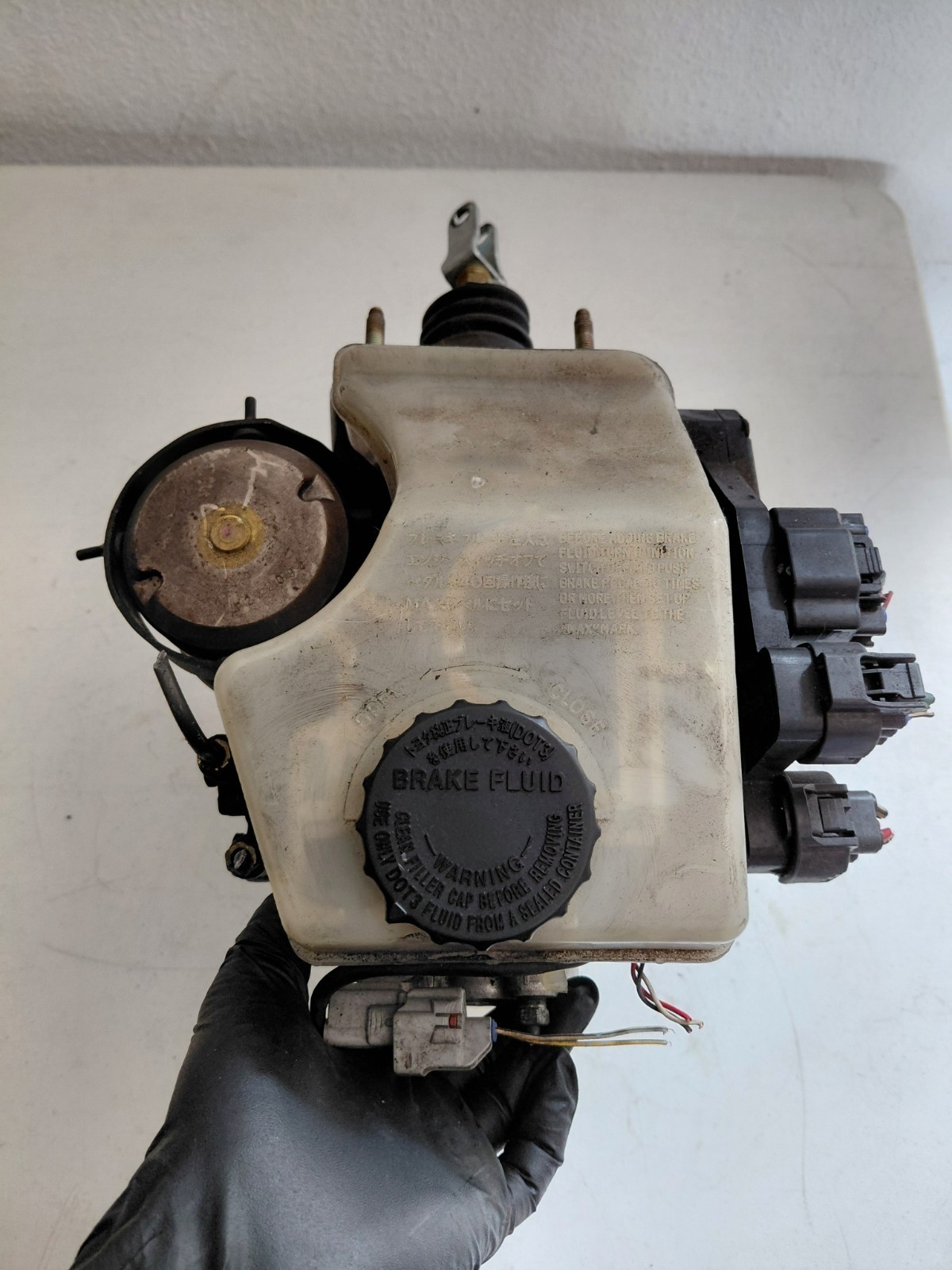 1998-2005 Lexus GS300 GS400 GS430 ABS Hydraulic Booster Master Cylinder (1) 1998-2005 Lexus GS300 GS400 GS430 ABS Hydraulic Booster Master Cylinder (1)