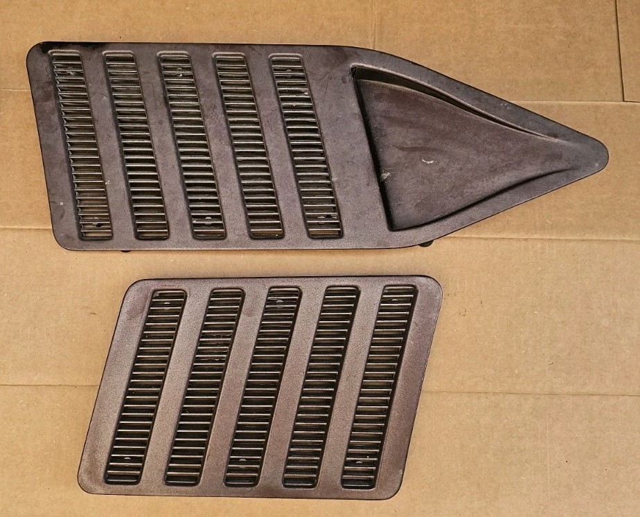 1981 1982 1983 Datsun 280zx Turbo Hood Scoop Vent Vents RH LH  All Studs Intact 