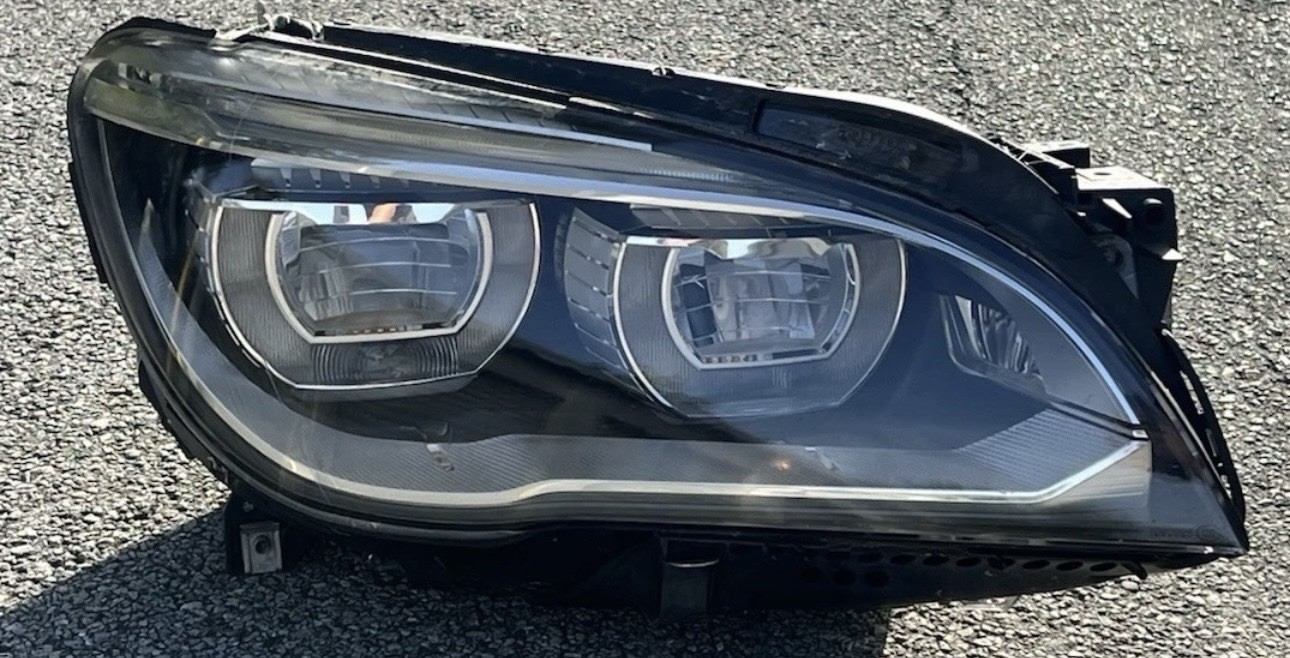 2013-2015 BMW  Right Passenger Full Adaptive LED Headlight For Parts Or Fix