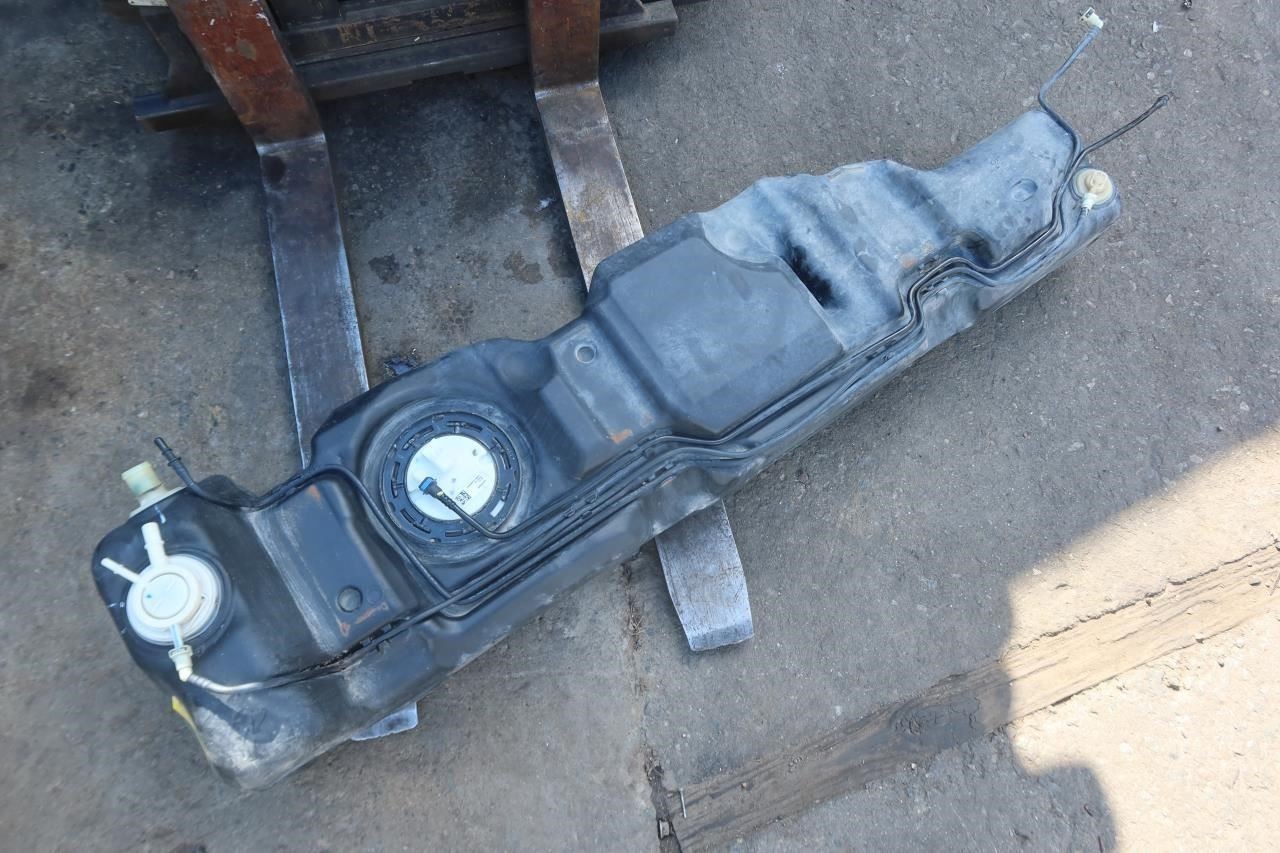 2007-2018 Jeep Wrangler 4 DR Fuel Gas Tank Assembly OEM 2007-2018 Jeep Wrangler 4 DR Fuel Gas Tank Assembly OEM