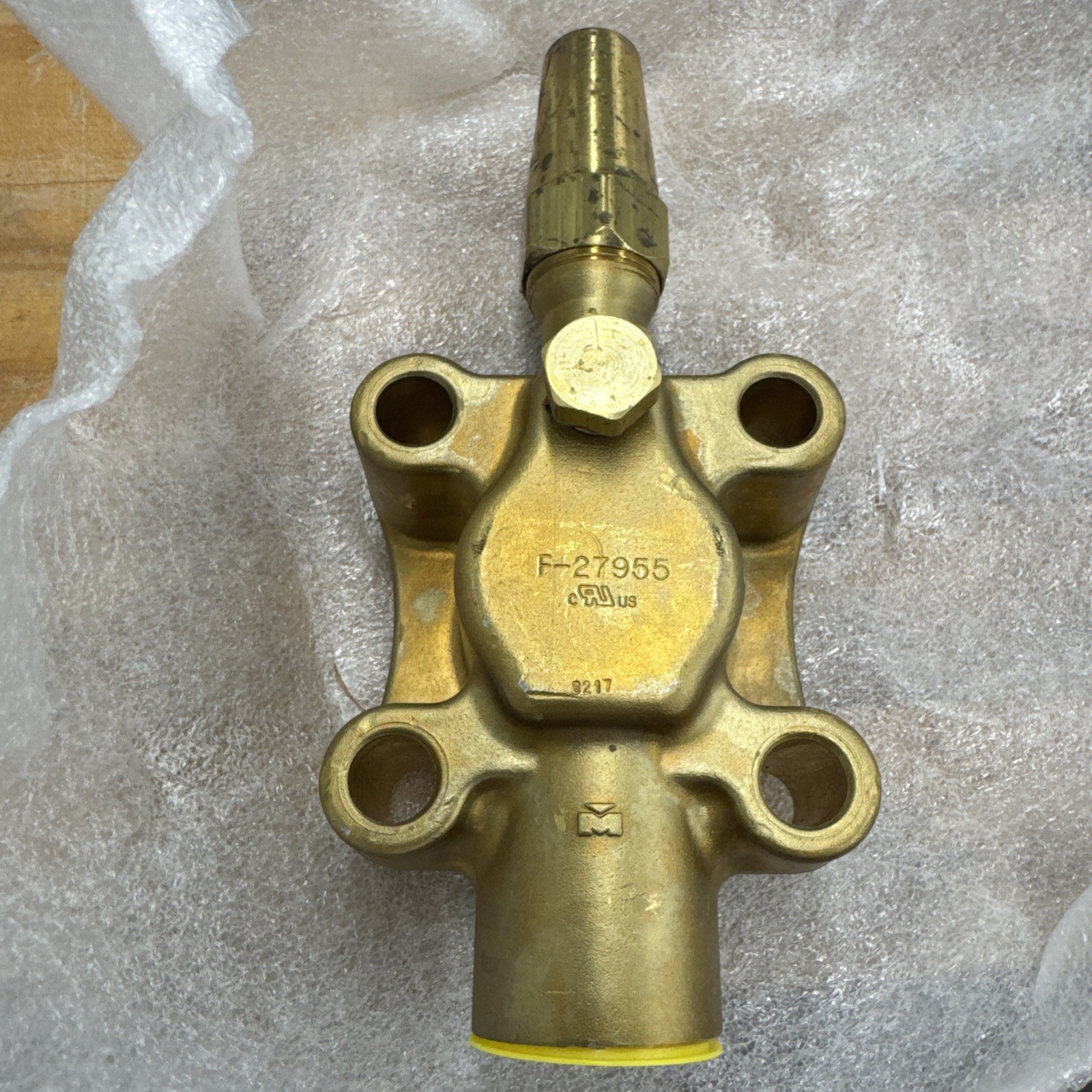 Thermo King Part# 611977 Valve Suction Service/ Carrier/Carlyle Part#06DA660065