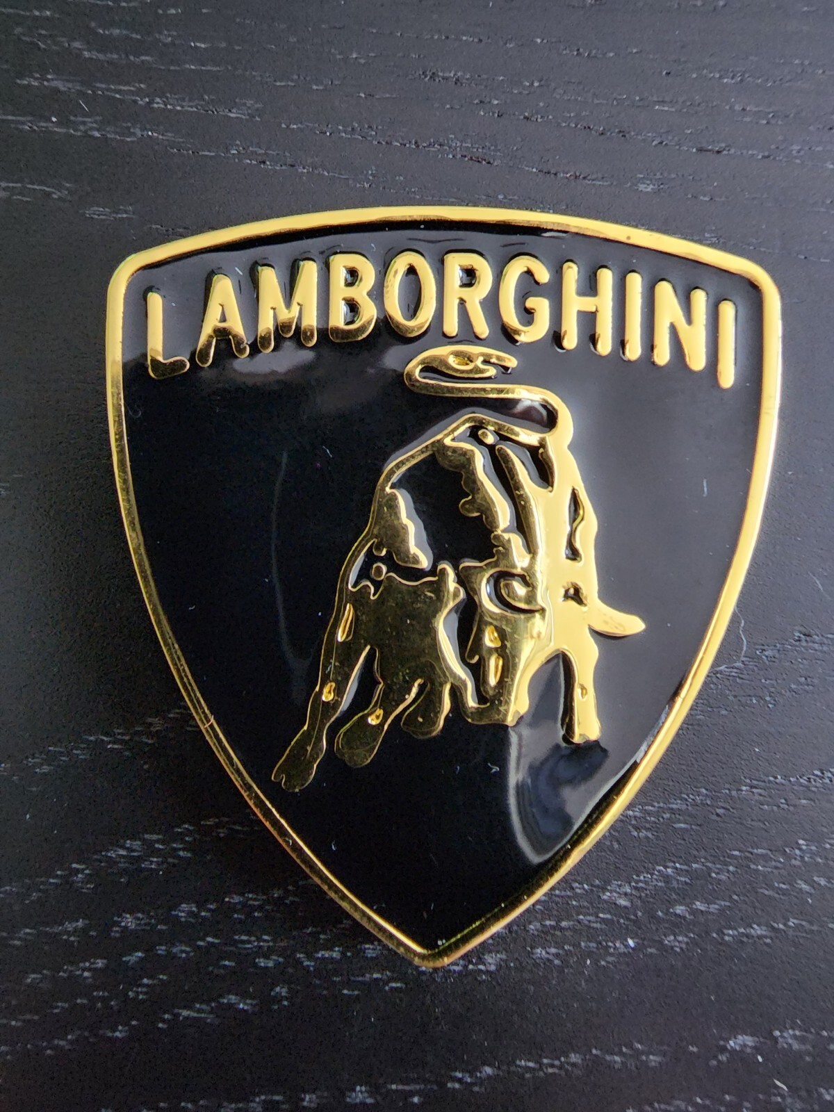 Lamborghini Large Gold Metal Bull Shield Emblem Logo Decal Lamborghini Large Gold Metal Bull Shield Emblem Logo Decal