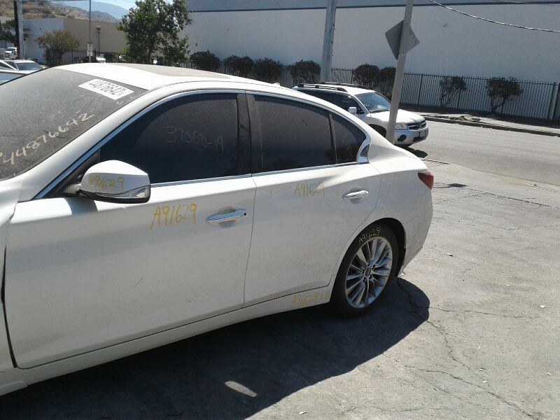 Q50       2019 Rocker Panel Moulding 103590