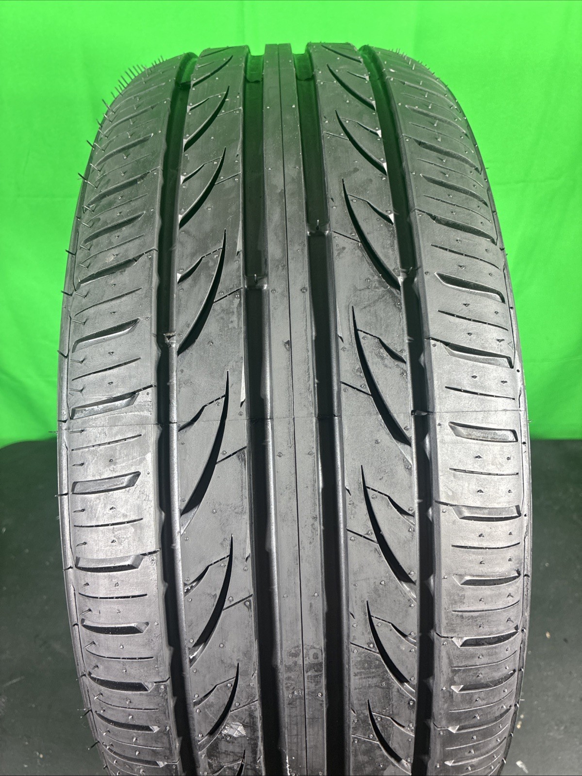 Single,Used-255/55R18 Lexani LX UHP- 207 109V9/32 DOT 2522 Single,Used-255/55R18 Lexani LX UHP- 207 109V9/32 DOT 2522