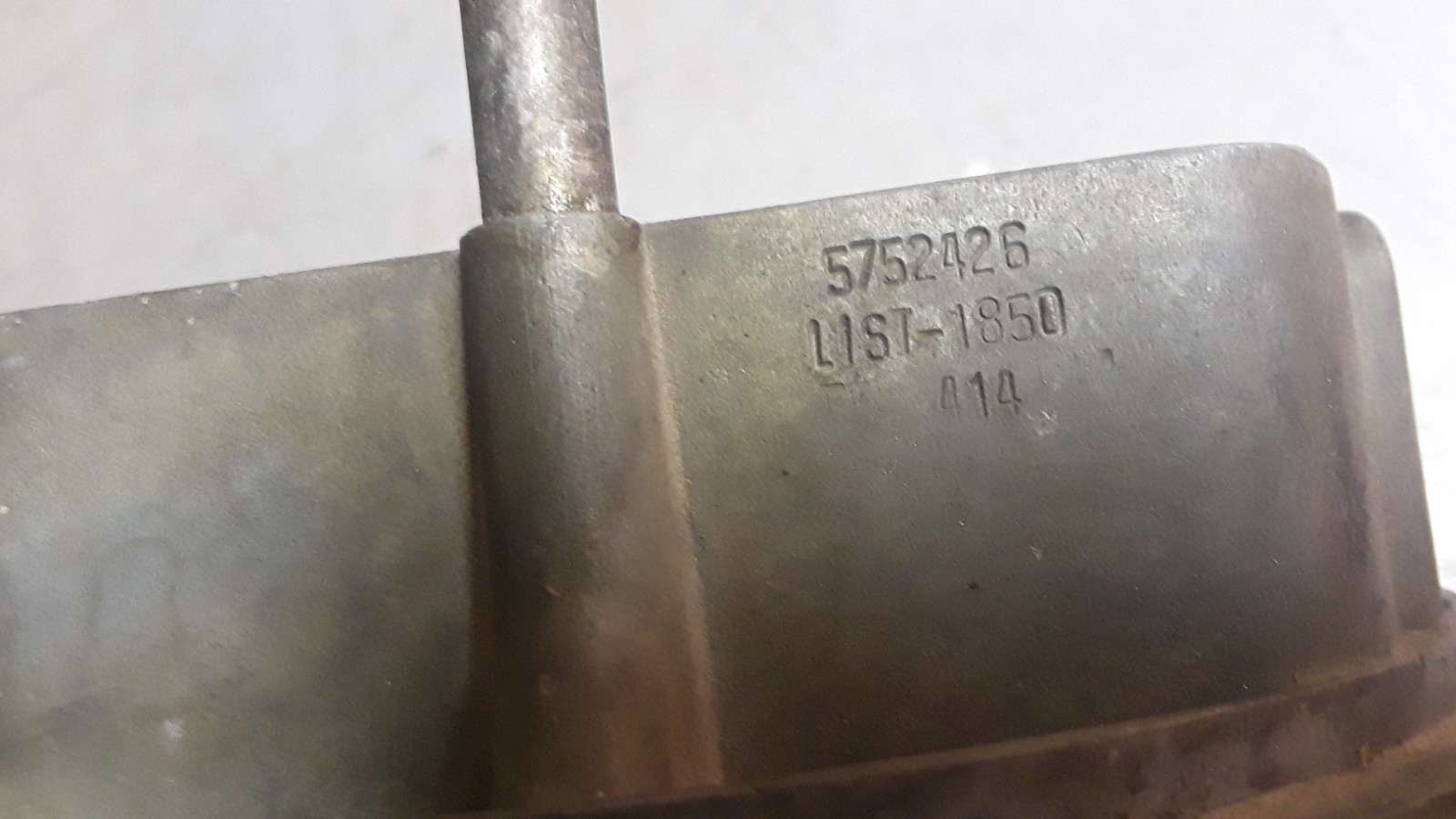 USED CORE Holley 4BBL 5752426 list 1850-414 NEEDS REBUILD original ford 406 carb USED CORE Holley 4BBL 5752426 list 1850-414 NEEDS REBUILD original ford 406 carb