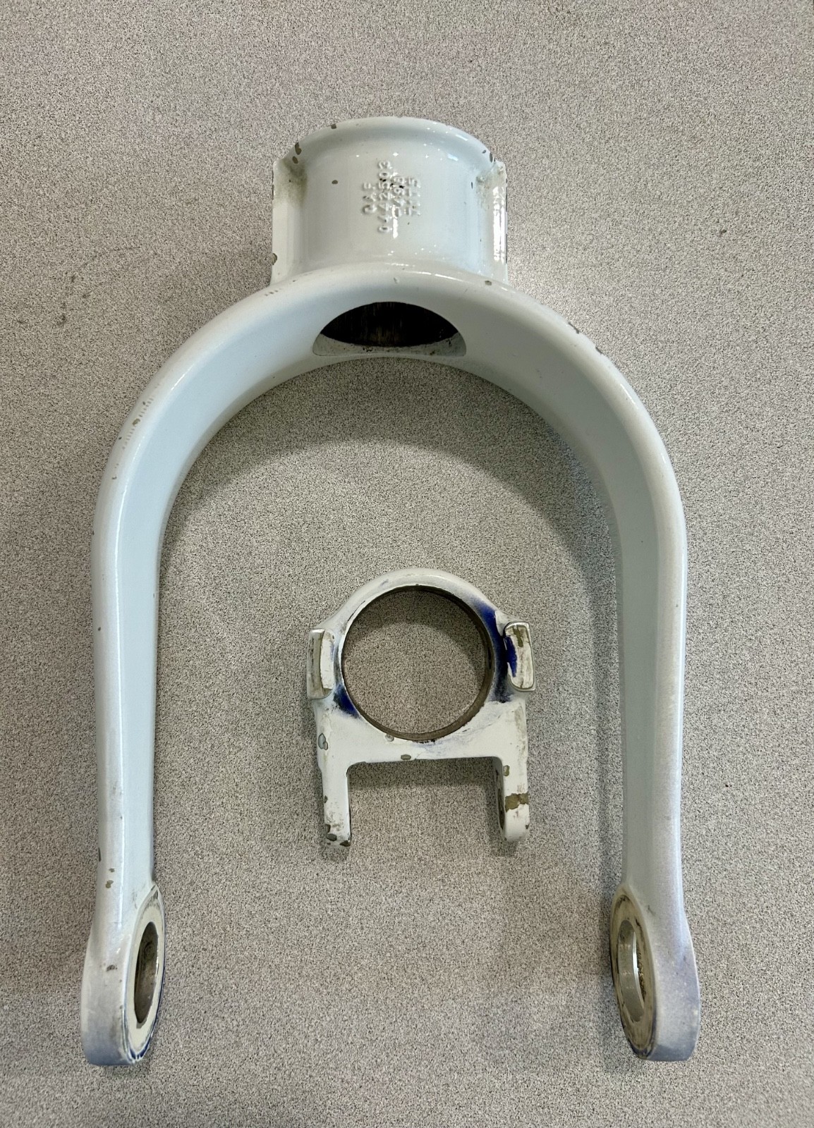 Cessna Nose Gear Wheel Fork 0442503-498