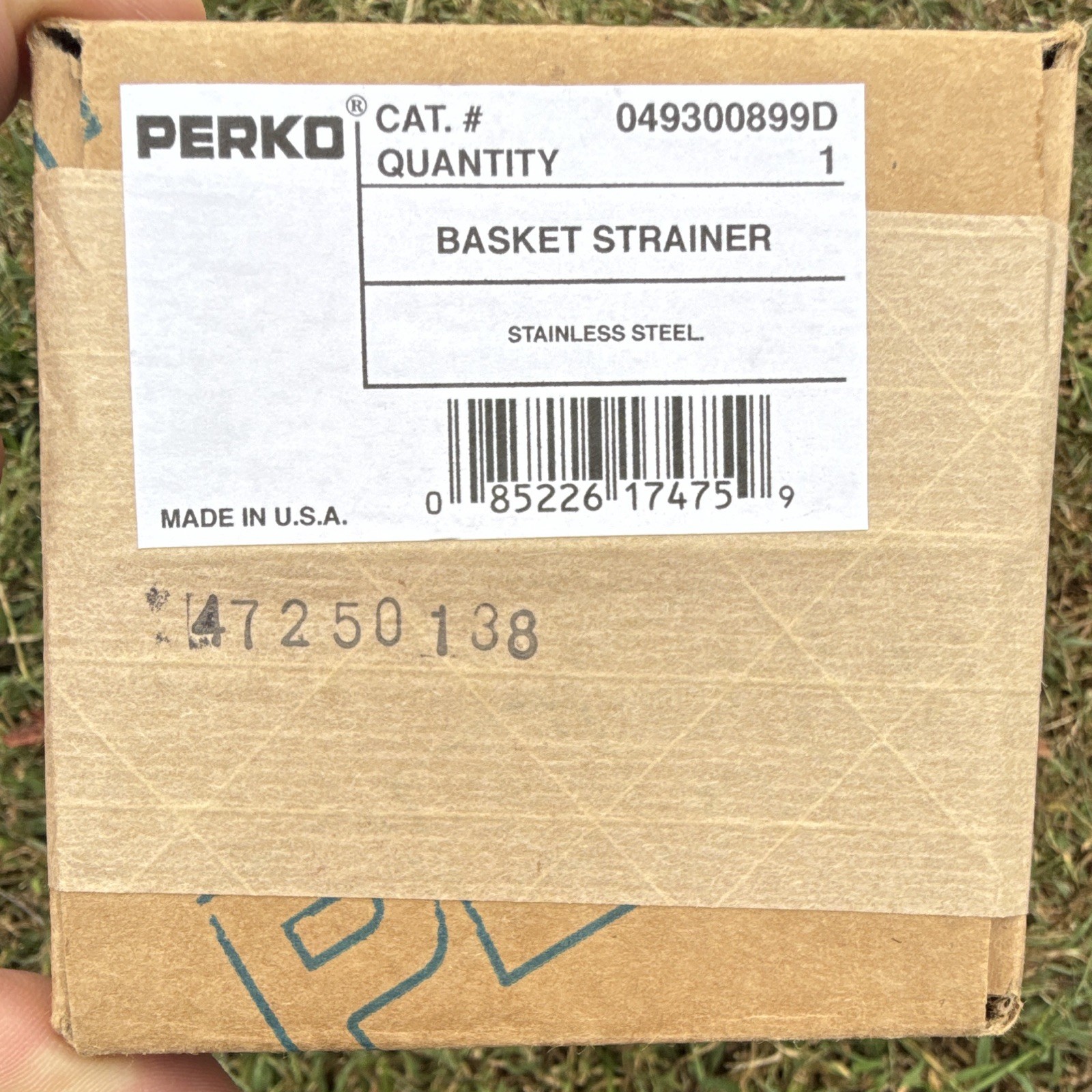 Perko 049300899D stainless-steel #8  1½-inch 0493-series marine intake strainer.