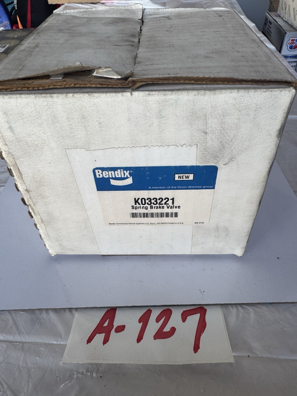 A-127 Genuine Bendix SR-5 Spring Brake Valve K033221 New In Original Box Part
