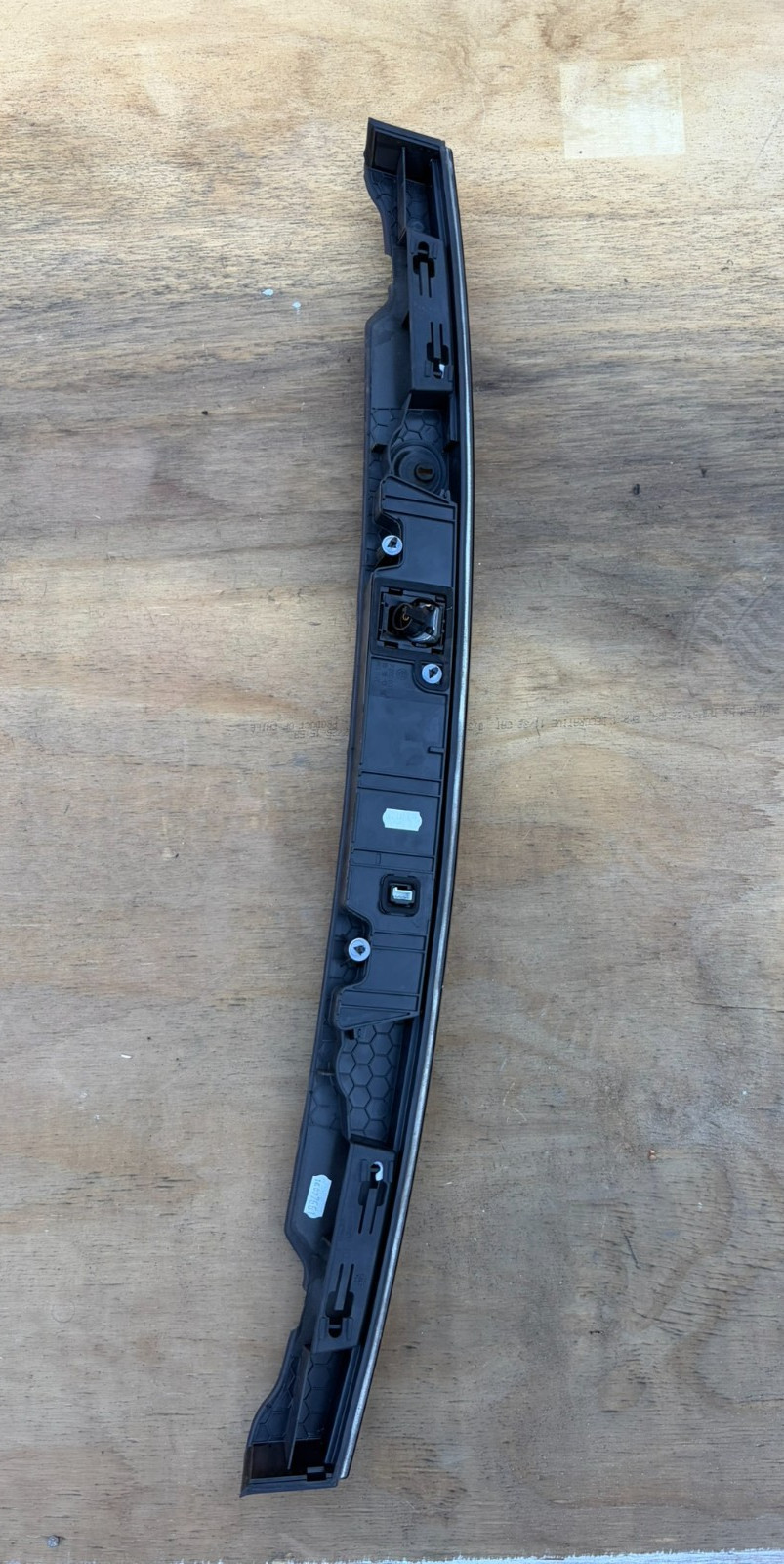 2009-2015 BMW 750i 740i 760Li Rear Trunk Tailgate Handle Trim Cover 51137194176 2009-2015 BMW 750i 740i 760Li Rear Trunk Tailgate Handle Trim Cover 51137194176