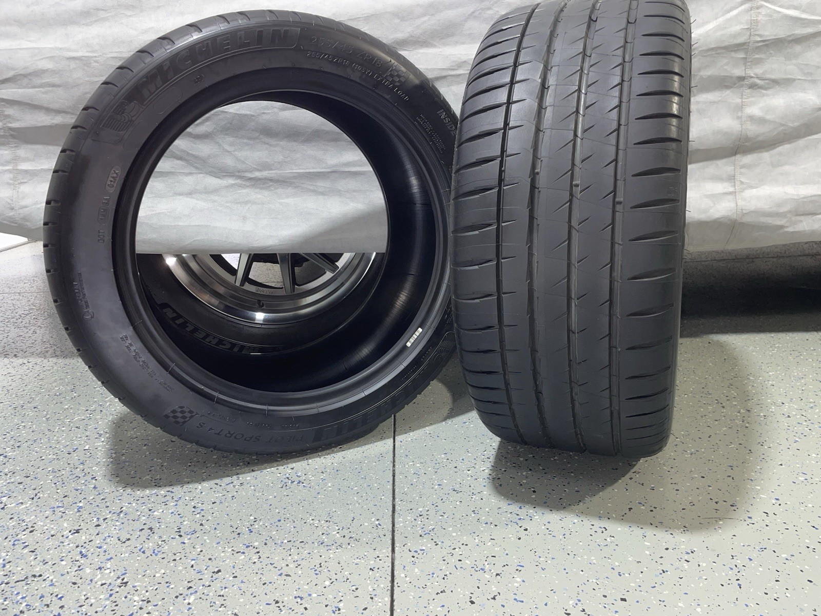 Michelin Pilot Sport 4S 255/45R18 Tires - Set of 2 - New/Unpackaged/Unused Michelin Pilot Sport 4S 255/45R18 Tires - Set of 2 - New/Unpackaged/Unused
