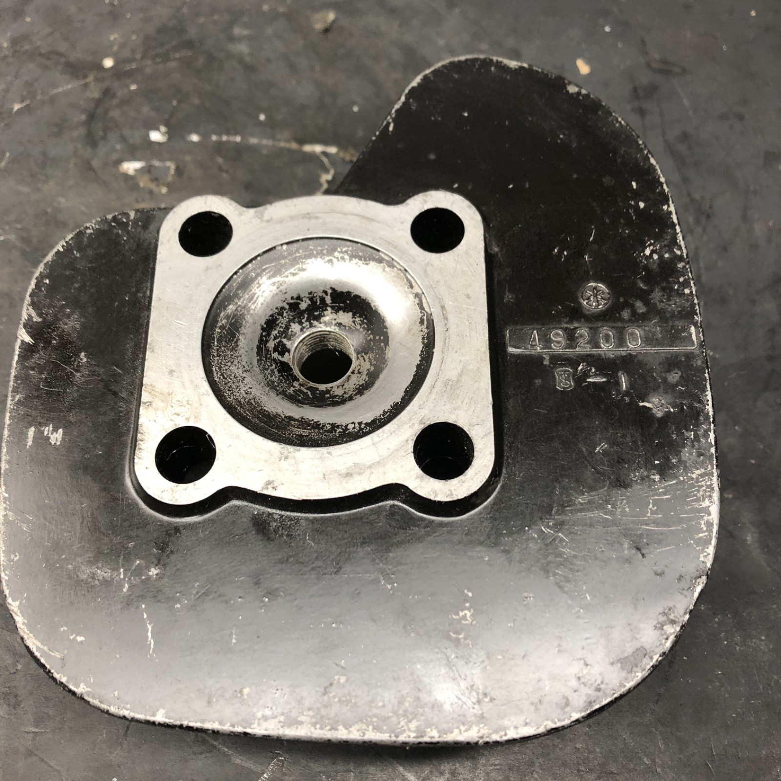 GENUINE VINTAGE YAMAHA YZ80 ENGINE CYLINDER HEAD 49200 AHRMA all good fins GENUINE VINTAGE YAMAHA YZ80 ENGINE CYLINDER HEAD 49200 AHRMA all good fins
