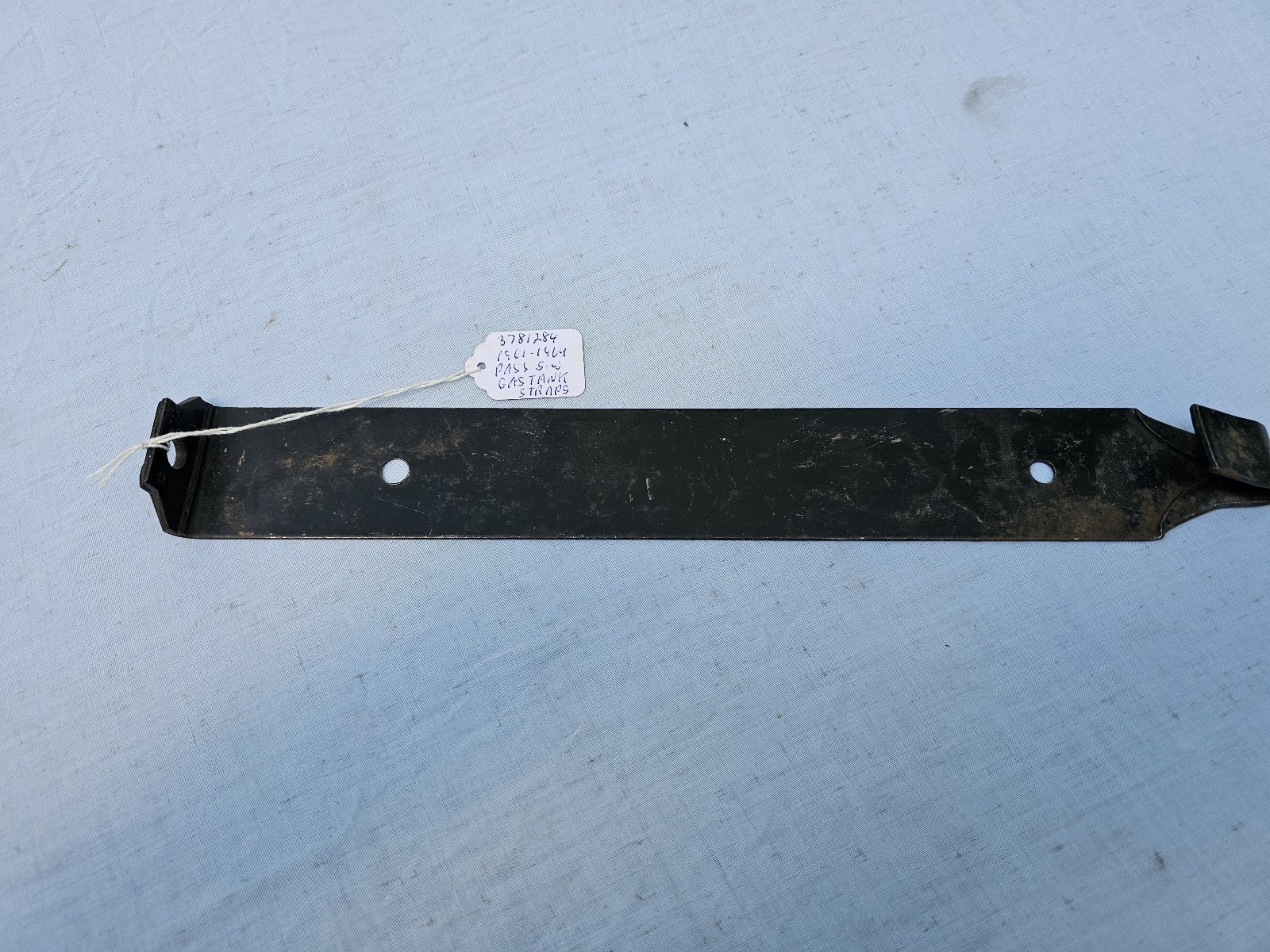 NOS 1961-1964 CHEVROLET PASSENGER CAR STATION WAGON GAS TANK STRAP 3781284