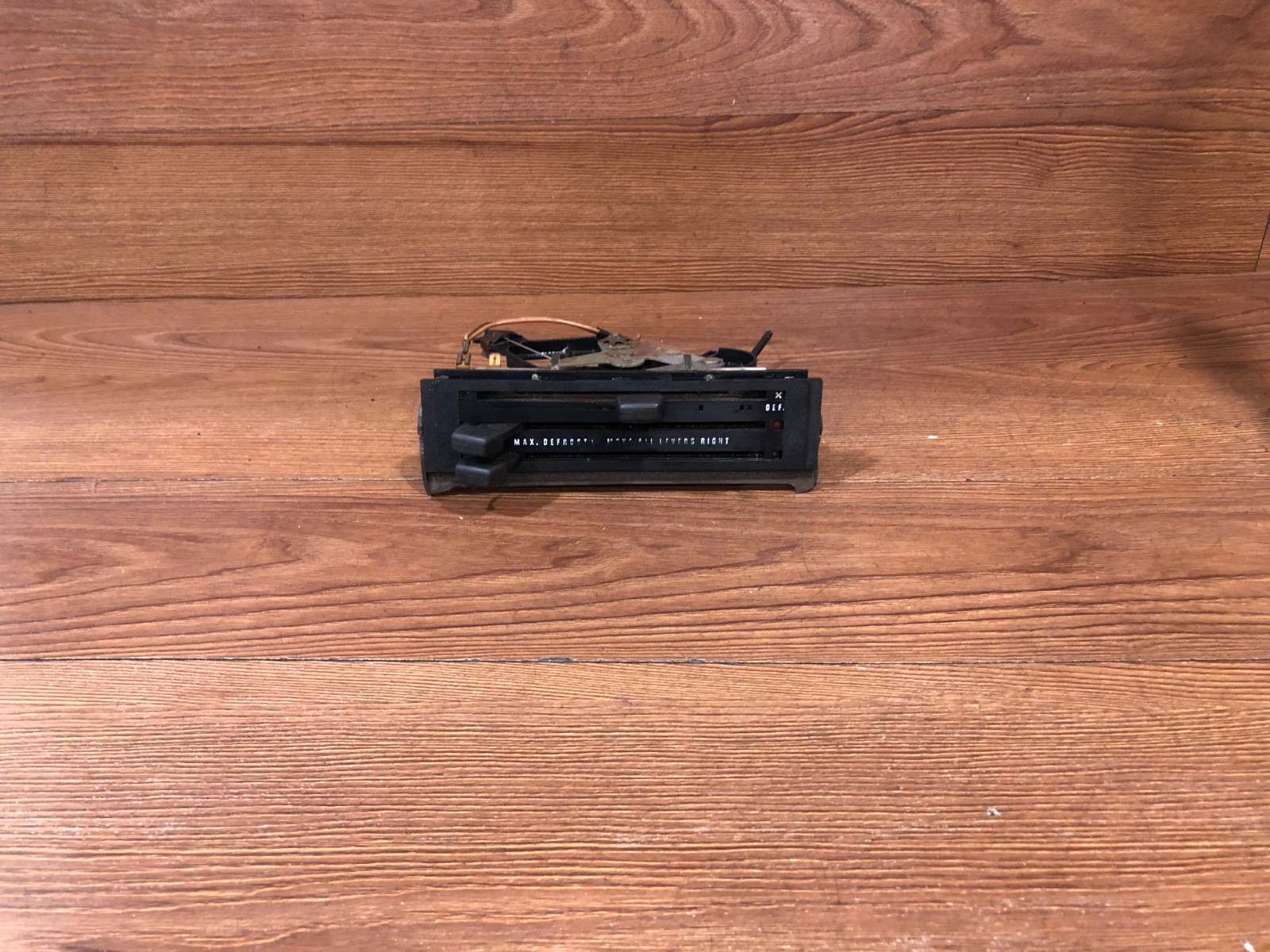 1976-1988 PORSCHE 924 AC CLIMATE CONTROL HEATER TEMPERATURE SWITCH 477819045 OEM 1976-1988 PORSCHE 924 AC CLIMATE CONTROL HEATER TEMPERATURE SWITCH 477819045 OEM