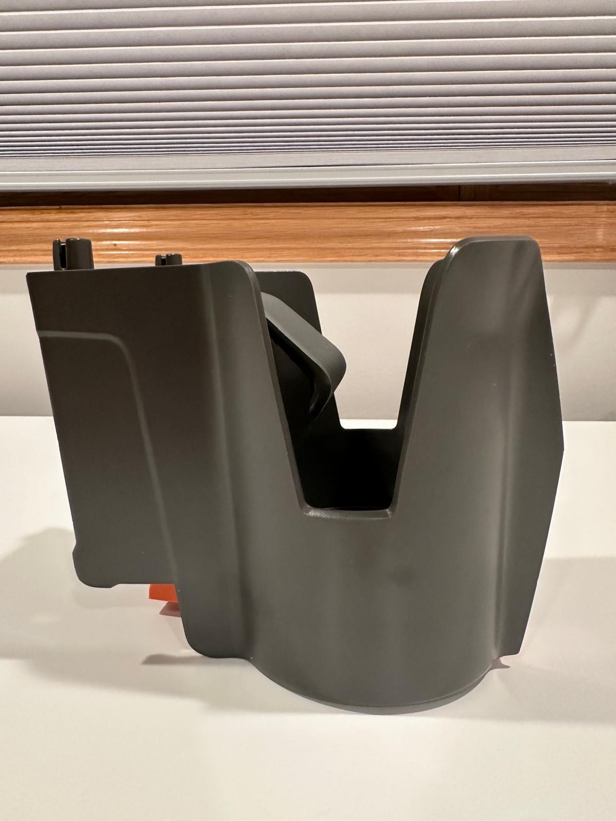 Genuine OEM Volvo 84752175 Truck Cup Holder Assembly VNL    NEW