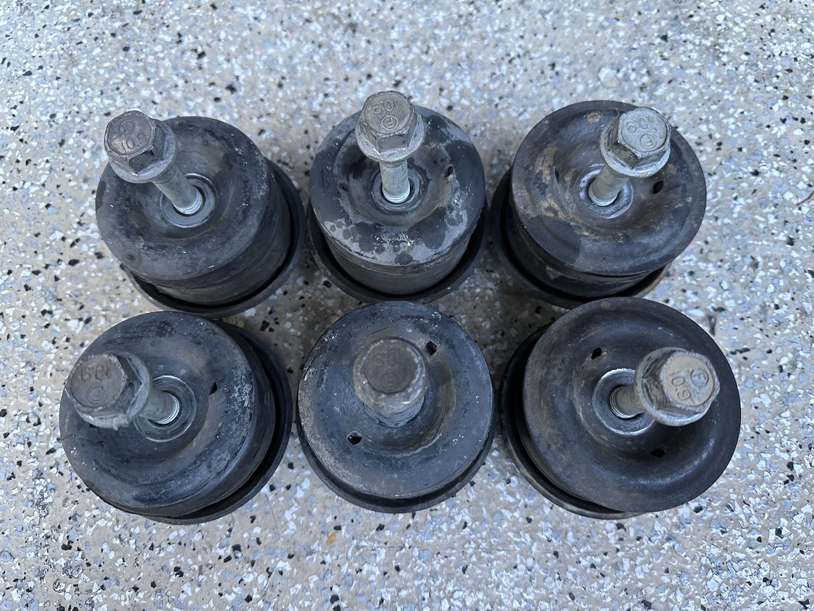 CADILLAC NORTHSTAR FRONT POWERTRAIN CRADLE BUSHING 6 PACK SET 1ST GENERATION