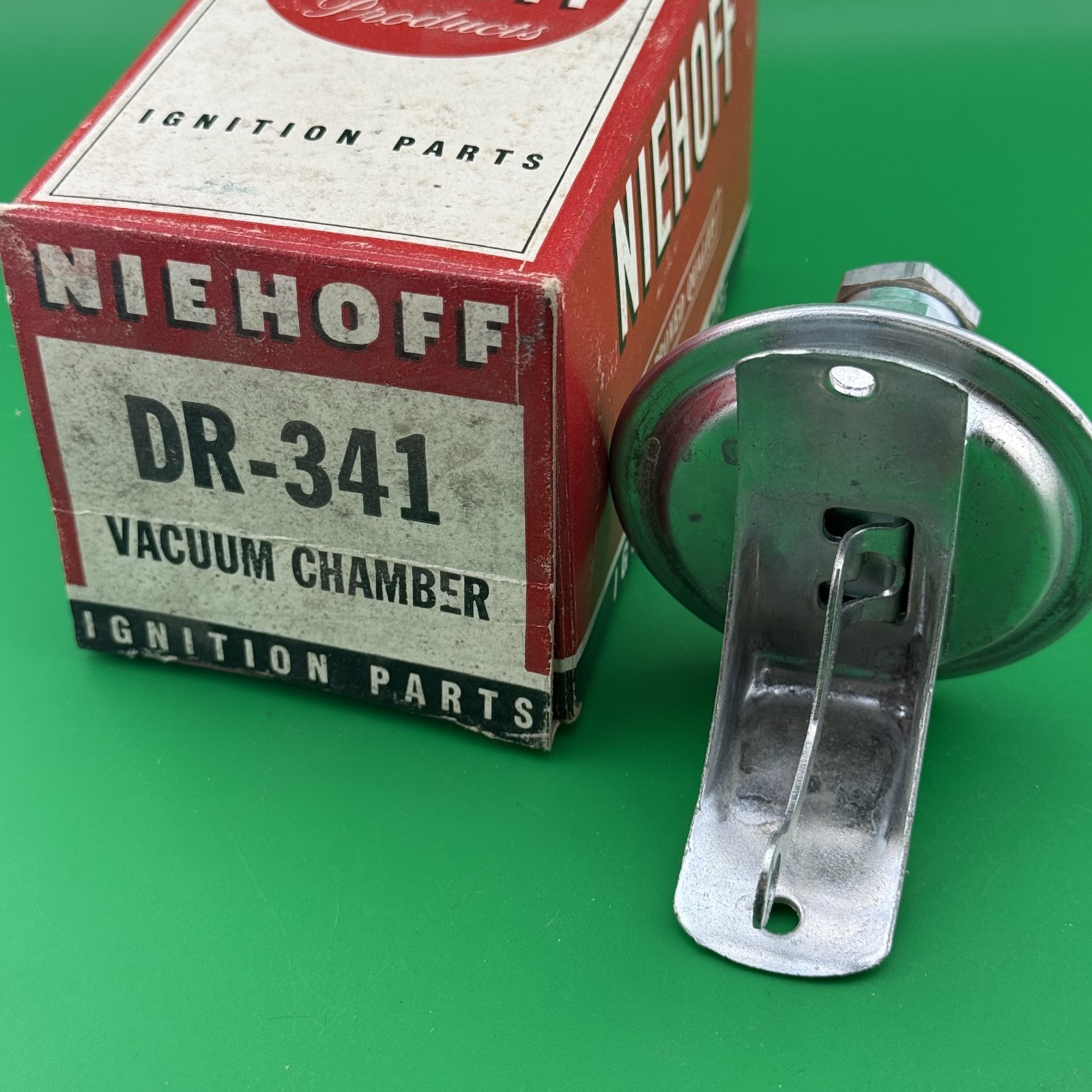 NIEHOFF DELCO REMY DR-341 NORS VACUUM ADVANCE CHAMBER 1946-50 OLDSMOBILE 6 CYL +