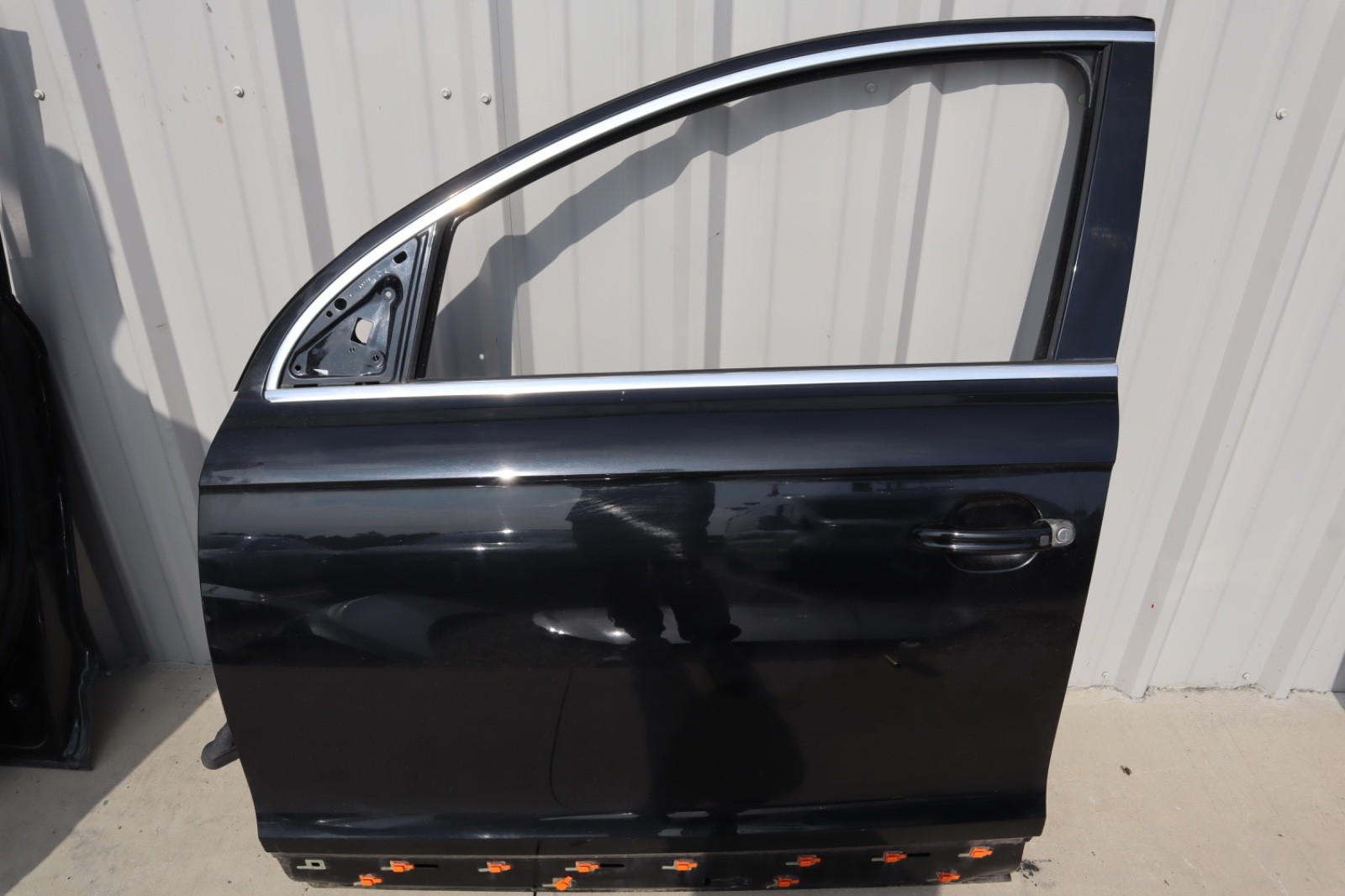 2007 - 2015 Audi Q7 Front Left Driver Side Door Shell OEM Black 2007 - 2015 Audi Q7 Front Left Driver Side Door Shell OEM Black