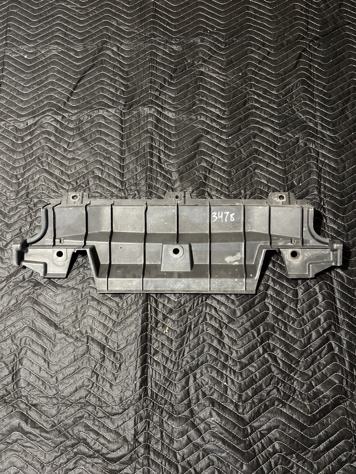 For 2014-2023 4Runner Front Valance Black Plastic 52129-35030 TO1091100 Q For 2014-2023 4Runner Front Valance Black Plastic 52129-35030 TO1091100 Q