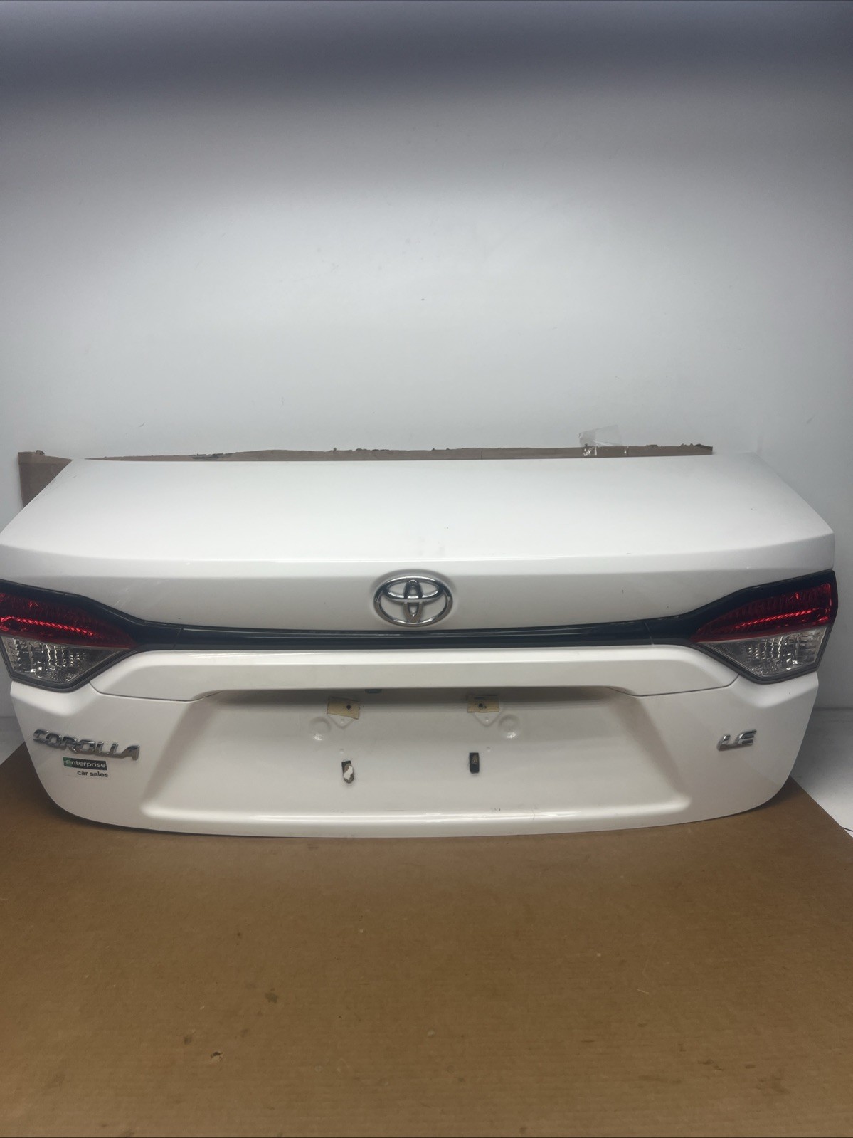 2020-2024 TOYOTA COROLLA REAR TRUNK LID OEM WITH CAMERA 2020-2024 TOYOTA COROLLA REAR TRUNK LID OEM WITH CAMERA