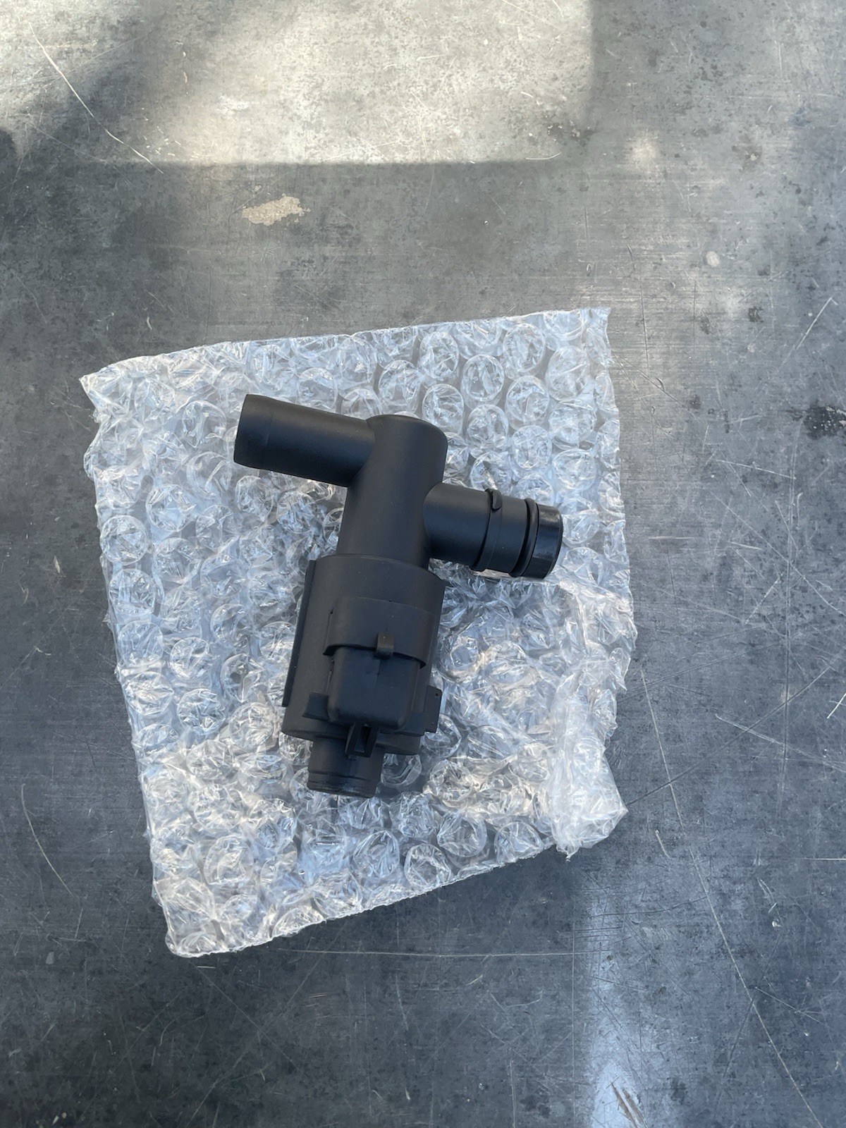 Vapor Canister Vent Solenoid Dorman 911-545 Vapor Canister Vent Solenoid Dorman 911-545