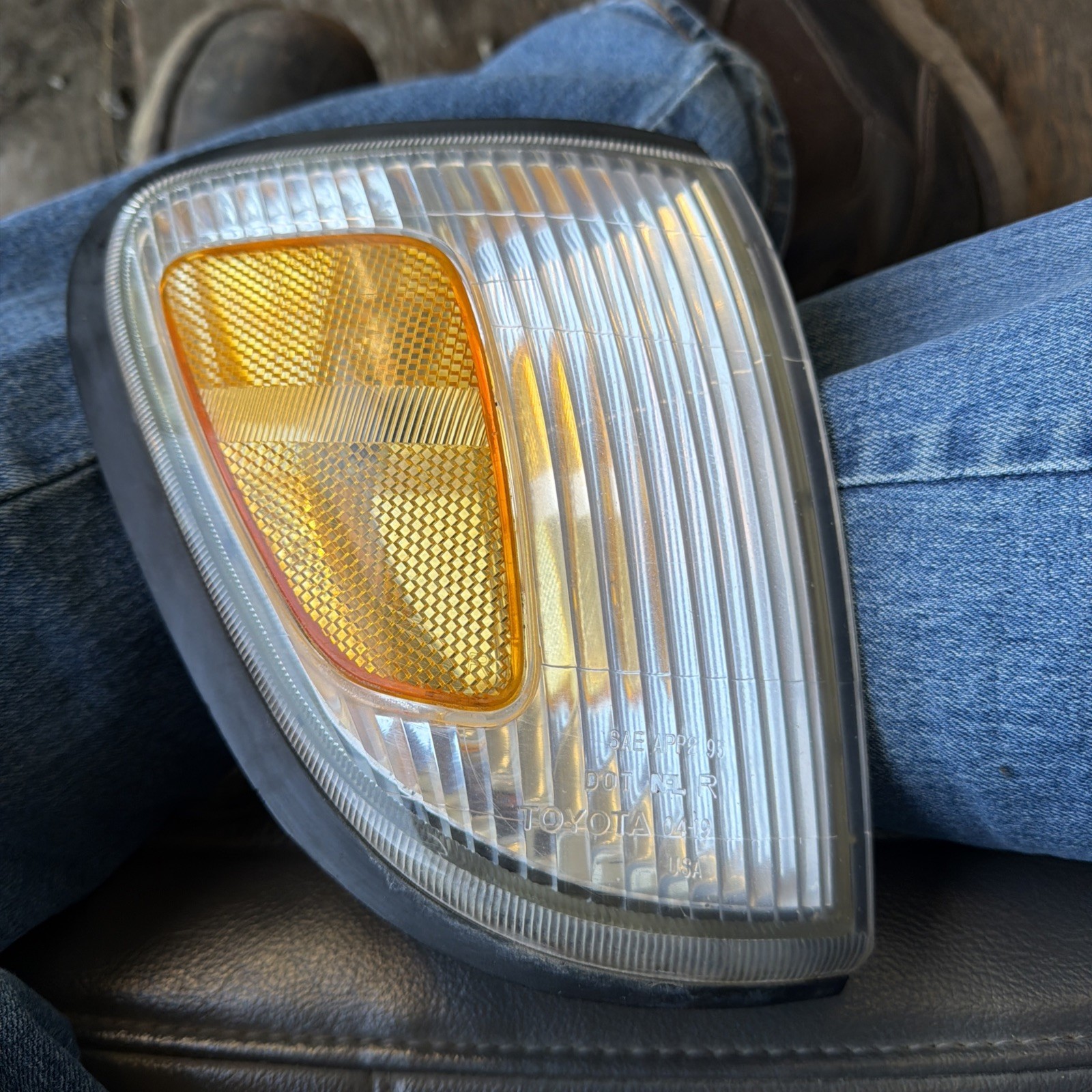 1998-2000 Toyota Tacoma 4x4 Oem Passenger Side Fender Corner Light 